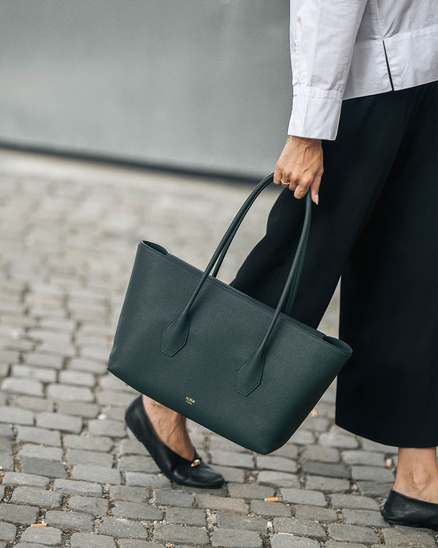 ALEMI Zurich | IDA | WATCH ME Campaign | Deep Teal (Limited Edition) | Soft Grain Leather | Campaign product shot