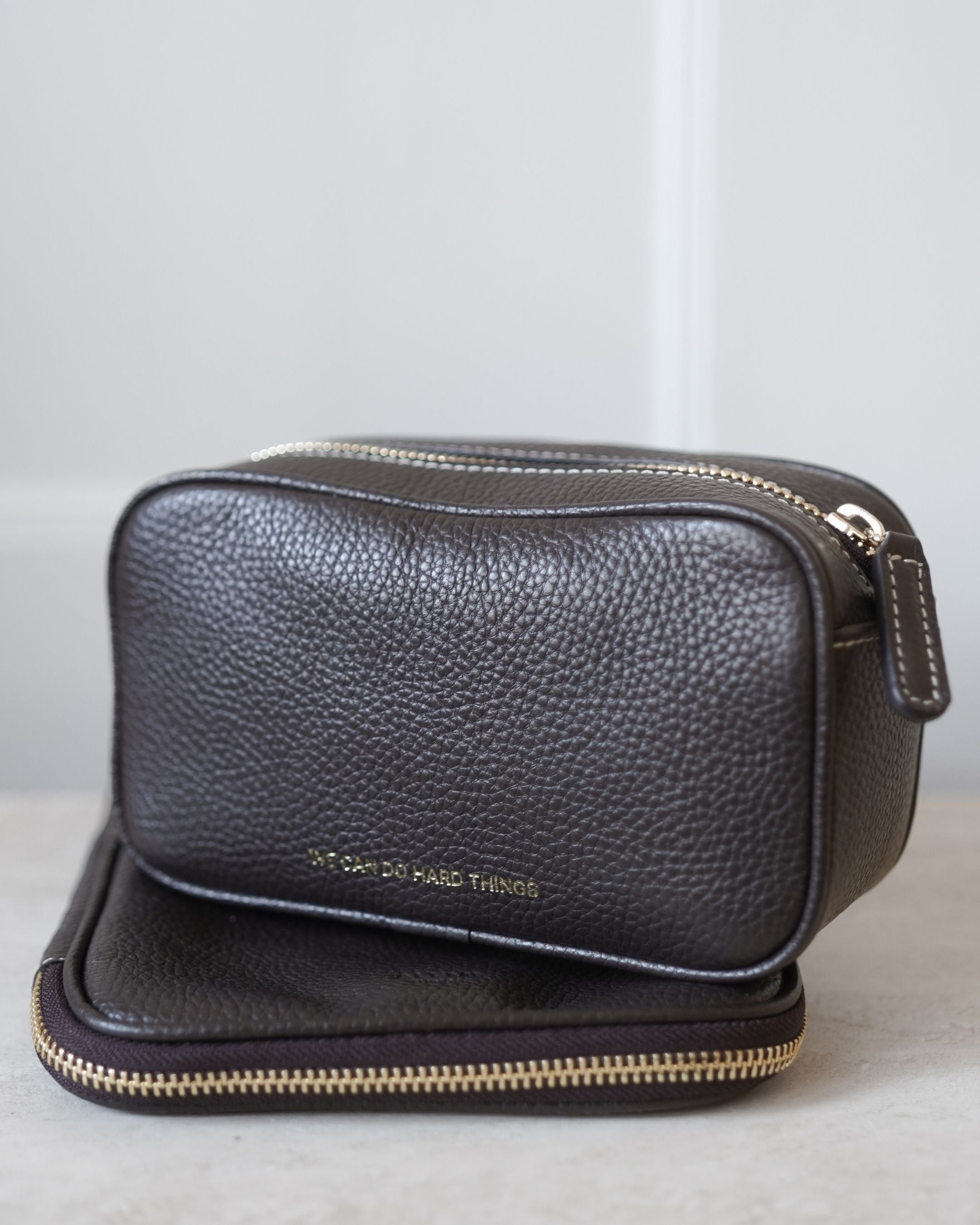 ALEMI Zurich | BELVOIR | Small Bag | Dark Brown Embossed | Soft Grain Leather | Bag back with slogan