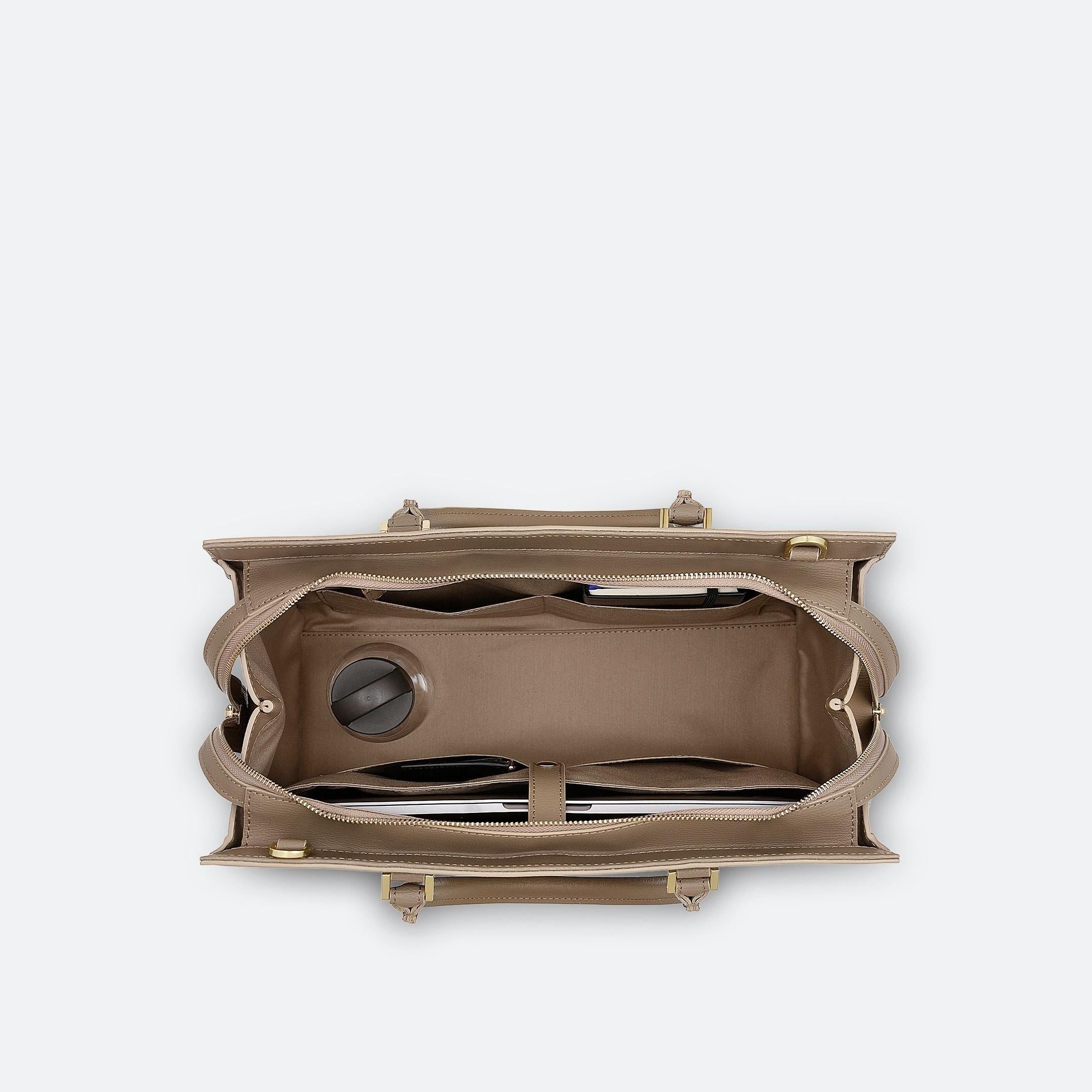 ALEMI Zurich | CENTRAL | Laptop Bag | Greige | Pebbled Leather | Bag inside