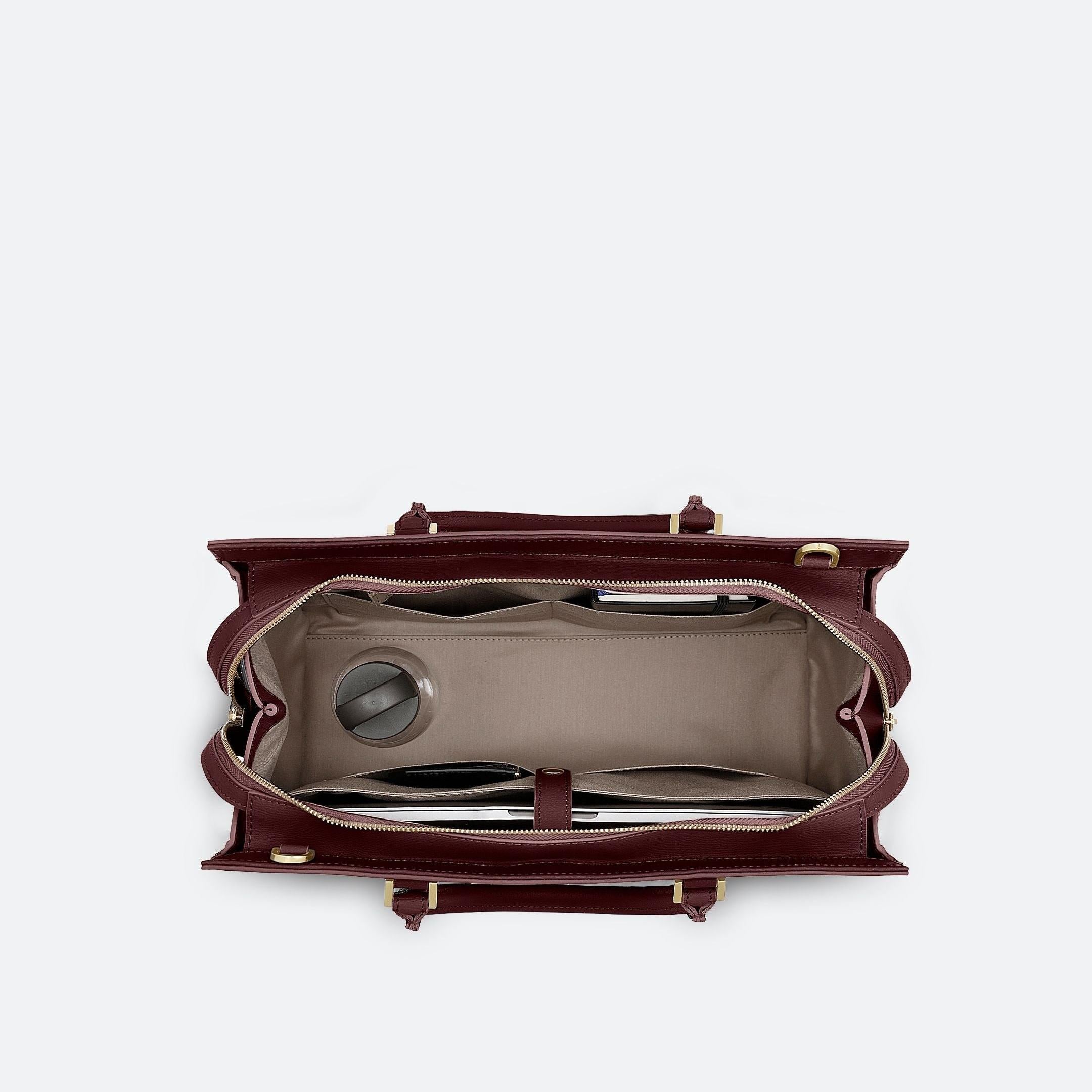 ALEMI Zurich | CENTRAL | Laptop Bag | Maroon Red | Pebbled Leather | Bag inside