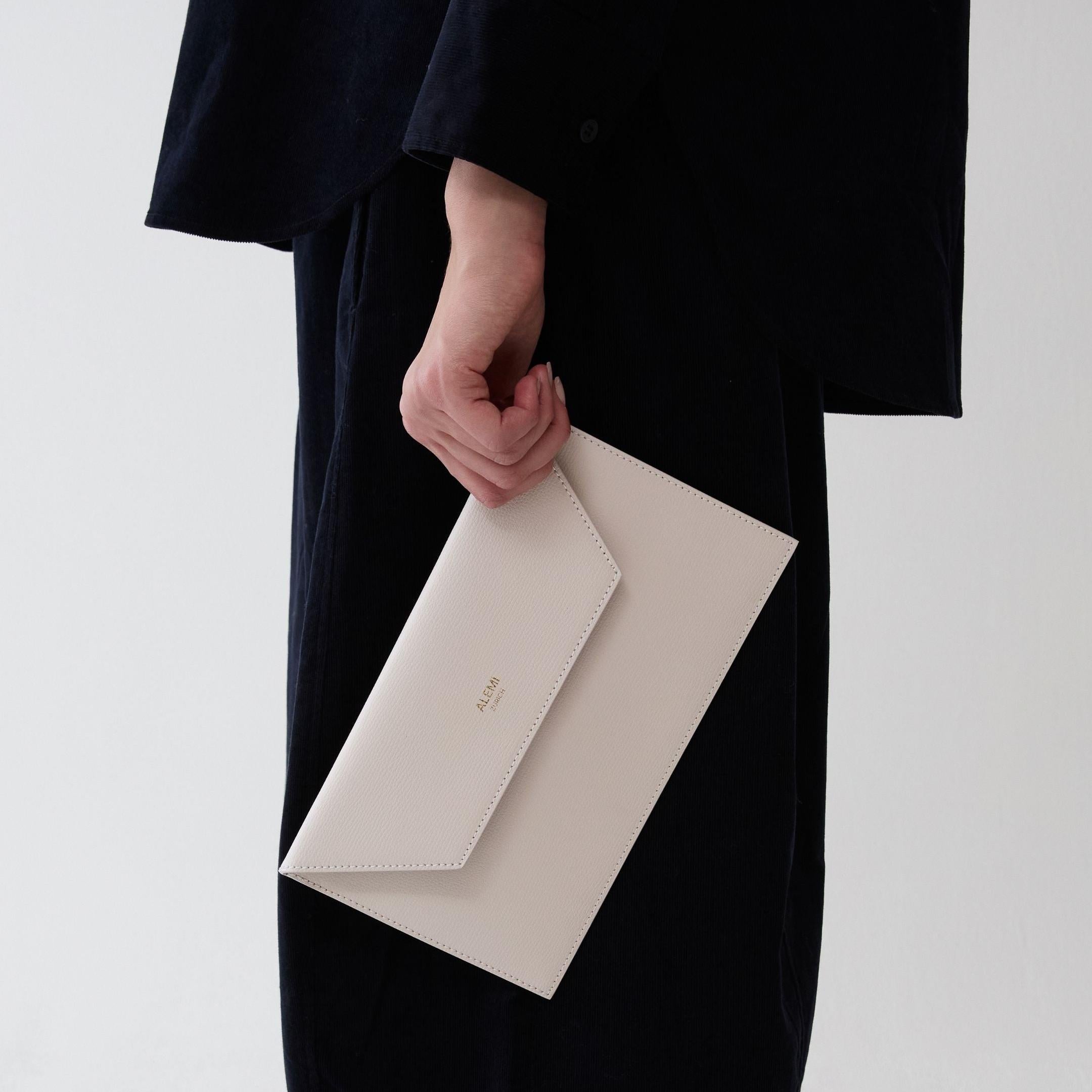 ALEMI Zurich | CLUTCH | Small Bag | Cloud Dancer | Pebbled Leather | Bag without metal chain