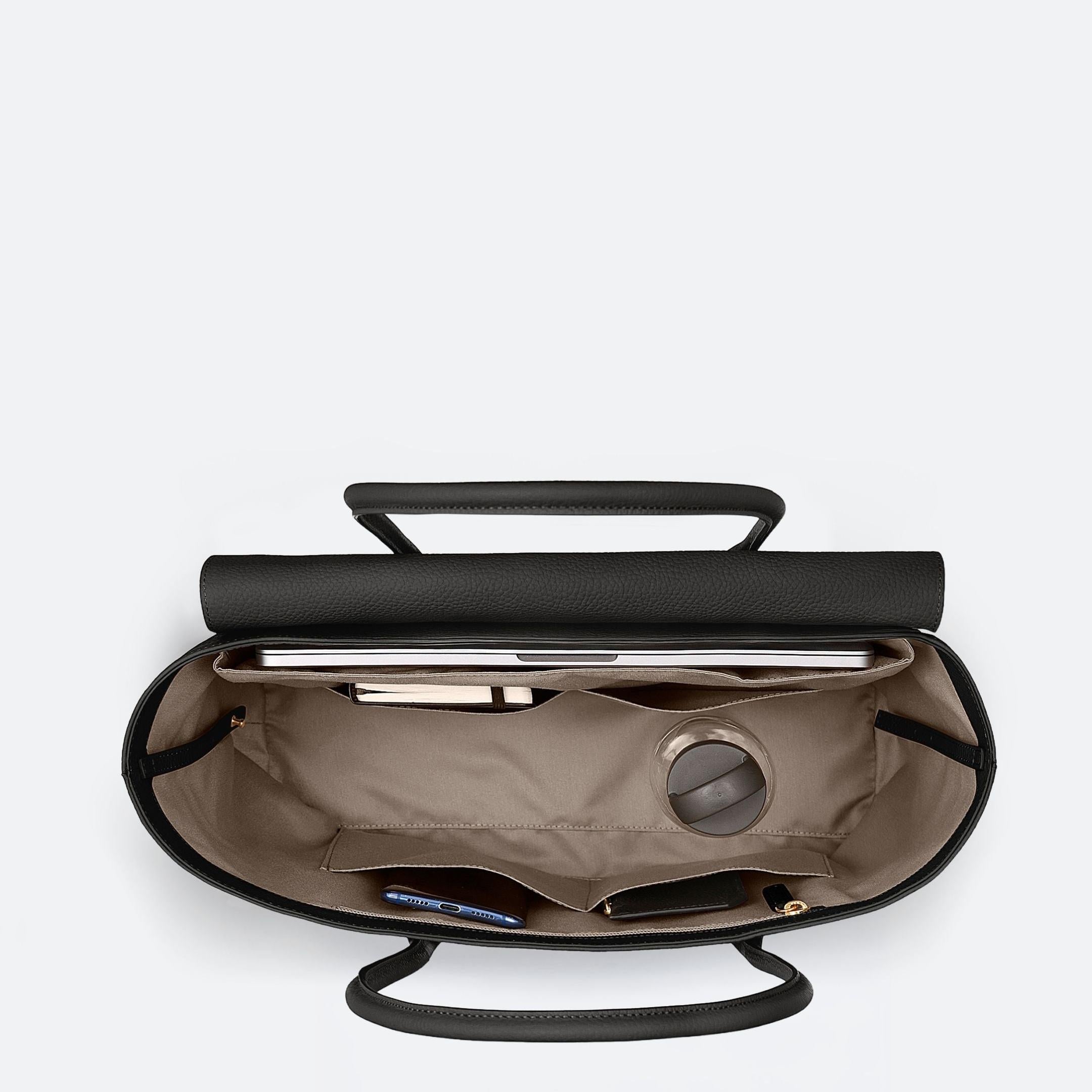 ALEMI Zurich | IDA | Laptop Bag | Black | Soft Grain Leather | Bag inside