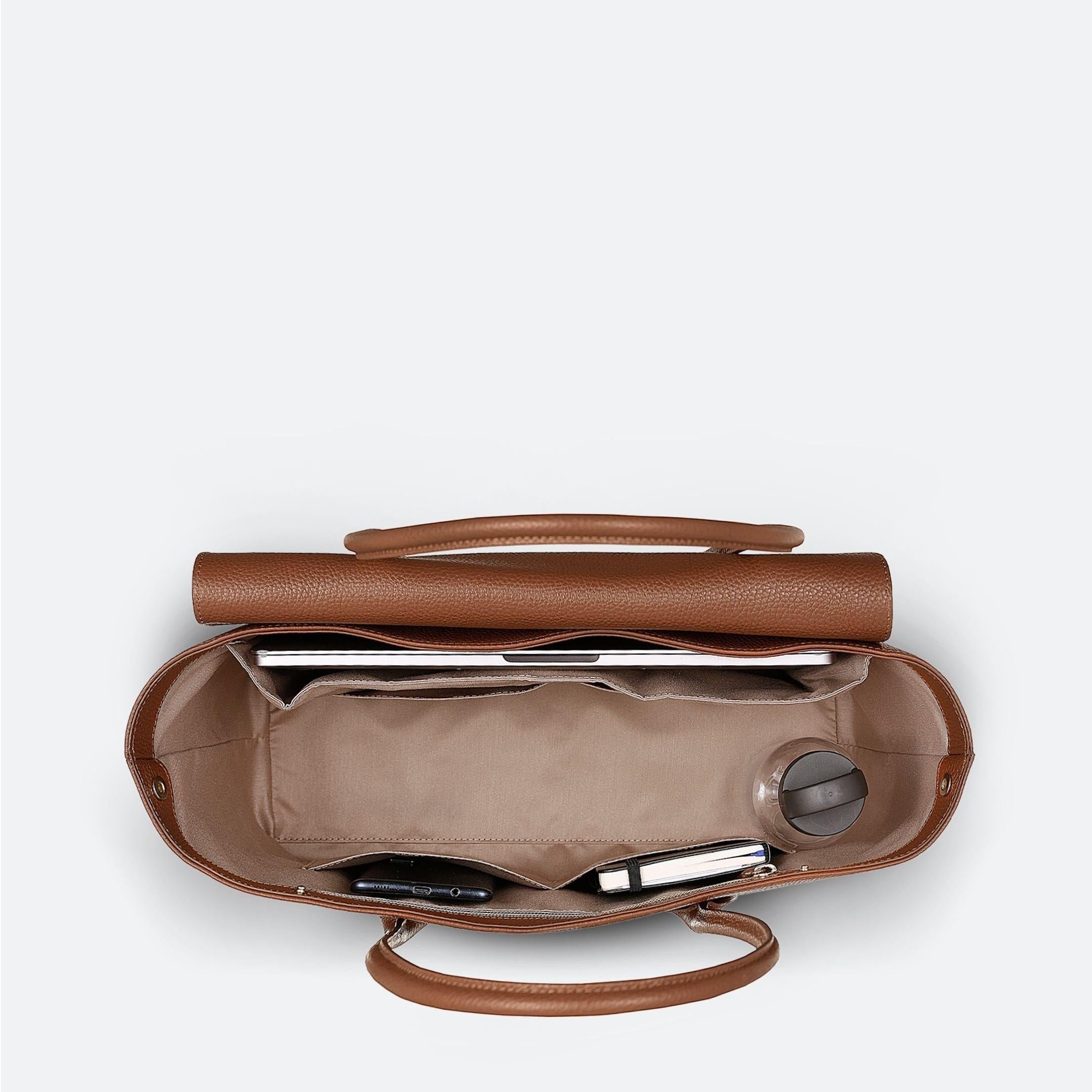 ALEMI Zurich | IDA | Laptop Bag | Cognac | Soft Grain Leather | Bag inside