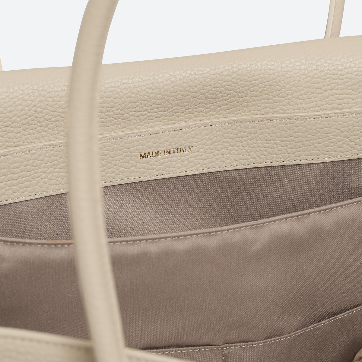 ALEMI Zurich | IDA | Laptop Bag | Sandstone | Soft Grain Leather | Inside detail Made in Italy