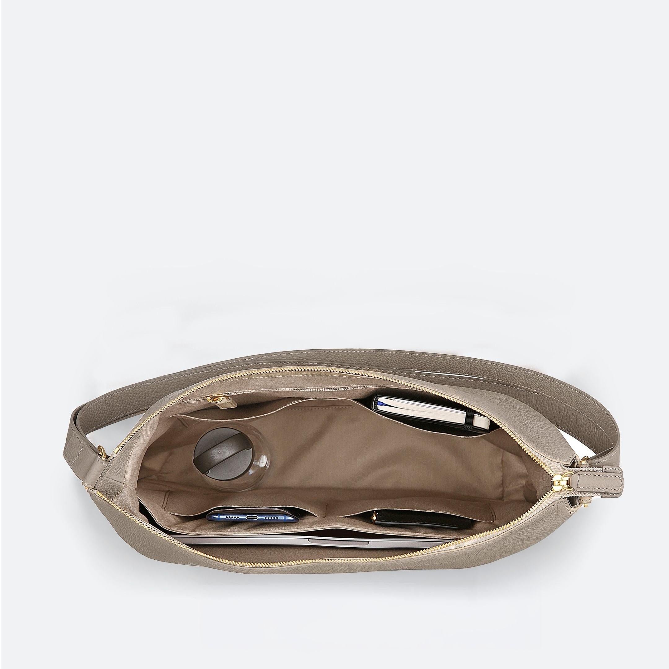 ALEMI Zurich | LETTEN | Laptop Bag | Beige | Soft Grain Leather | Bag inside