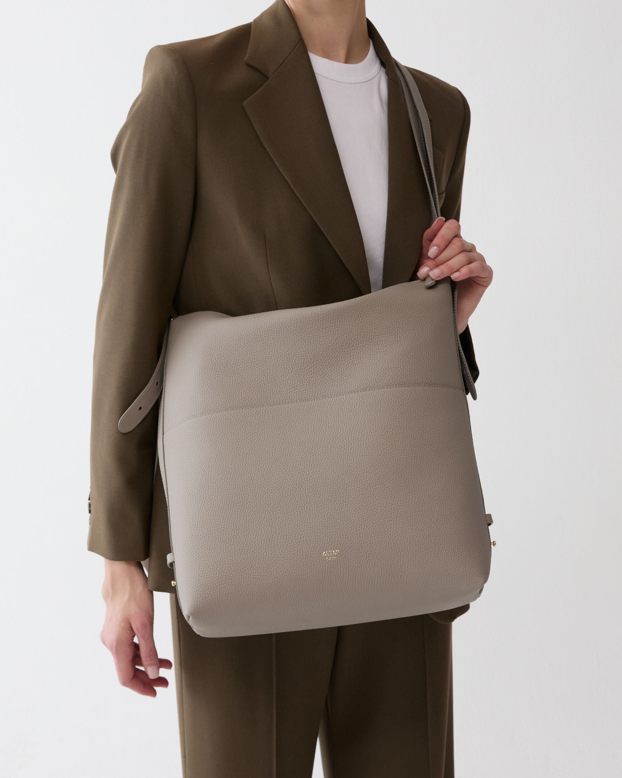 ALEMI Zurich | LETTEN | Laptop Bag | Beige | Soft Grain Leather | Bag cross-body