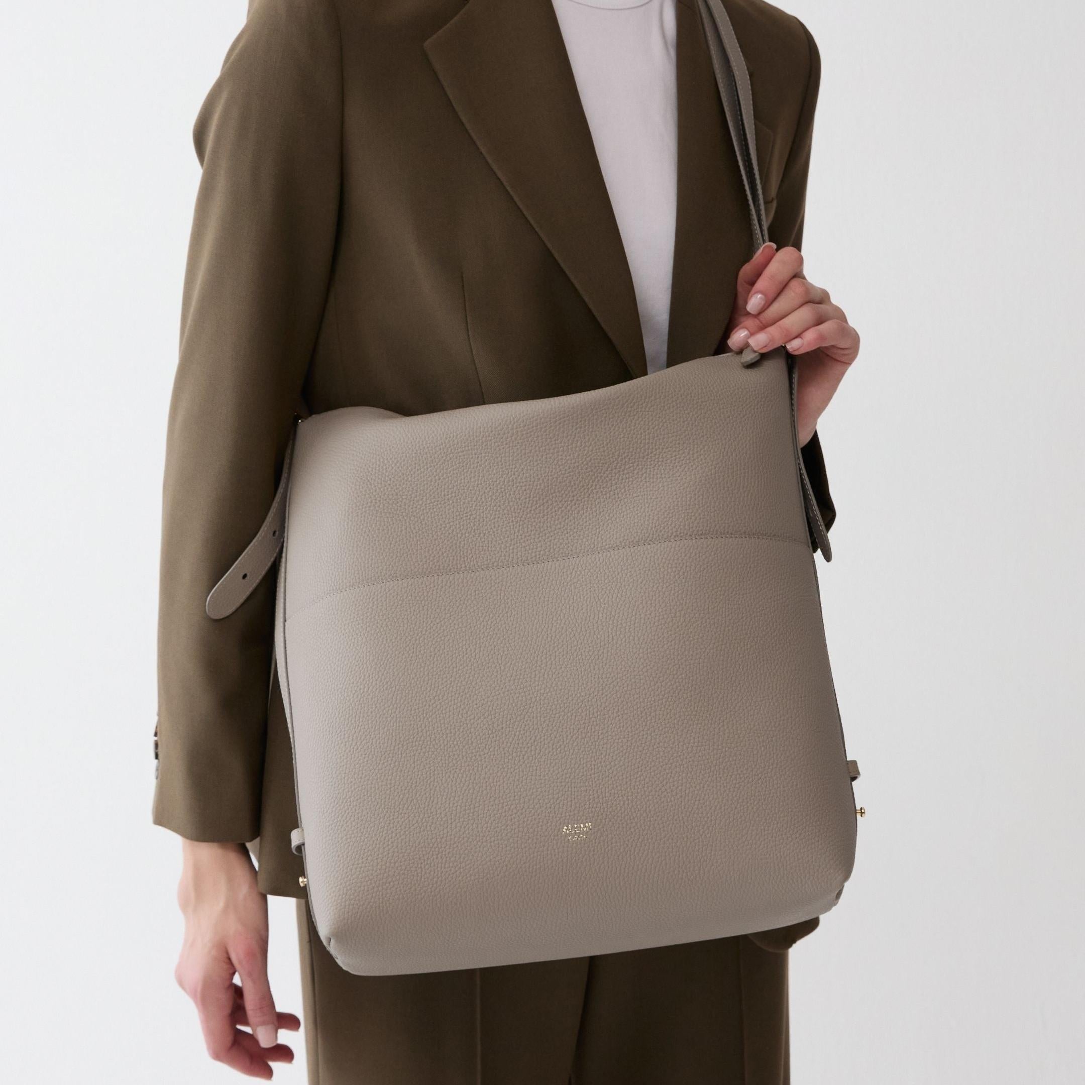 ALEMI Zurich | LETTEN | Laptop Bag | Beige | Soft Grain Leather | Bag cross-body