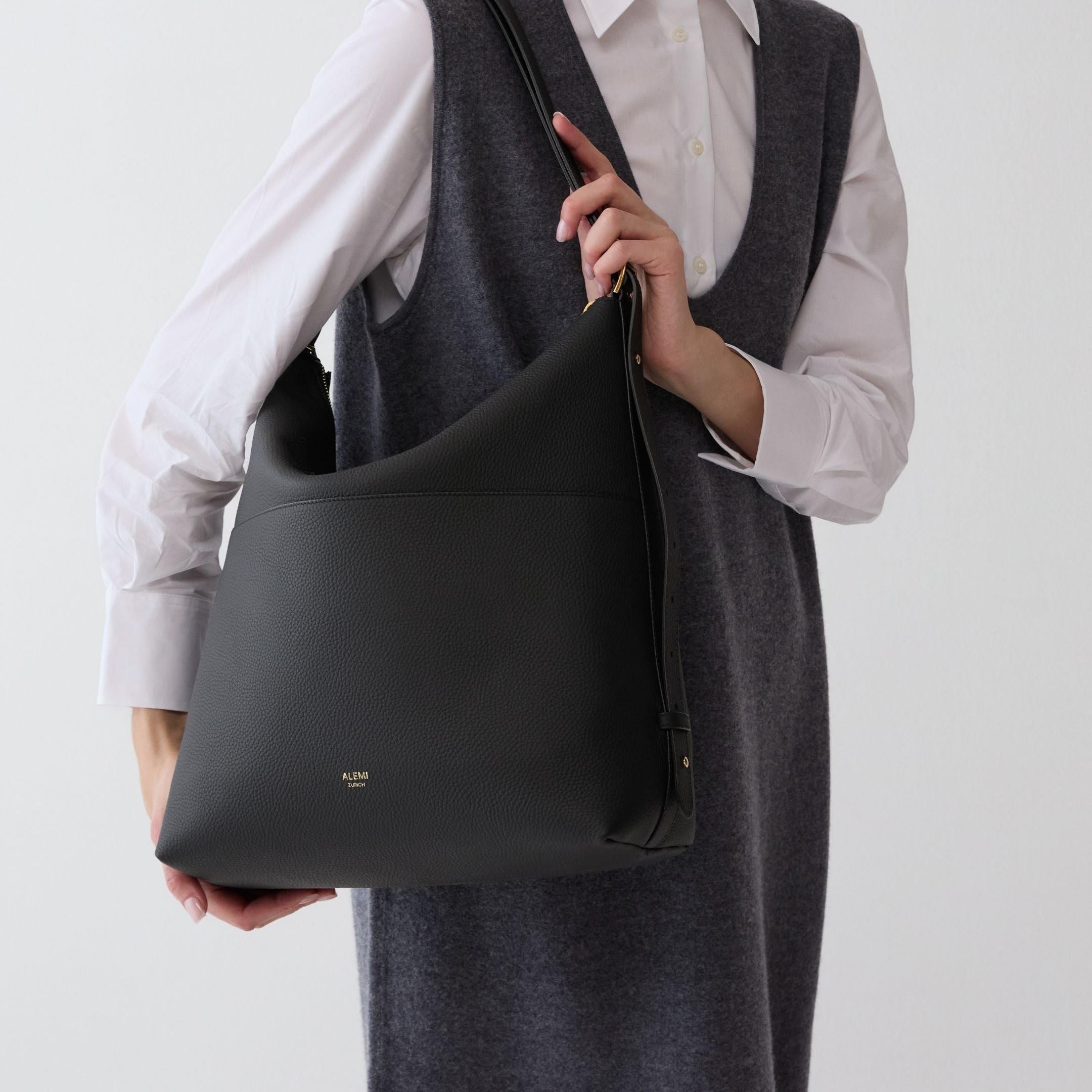 ALEMI Zurich | LETTEN | Laptop Bag | Black | Soft Grain Leather | Short handle on shoulder