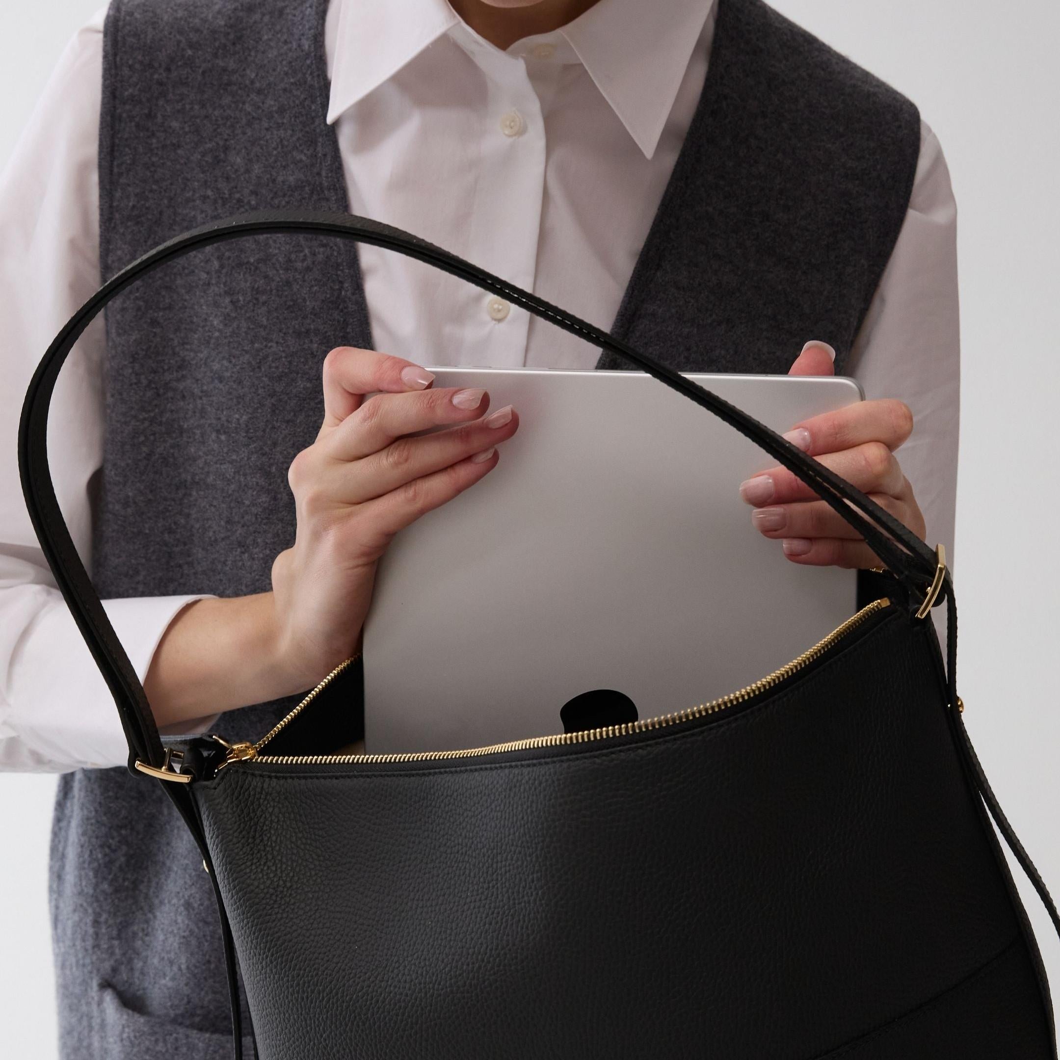 ALEMI Zurich | LETTEN | Laptop Bag | Black | Soft Grain Leather | Bag with laptop