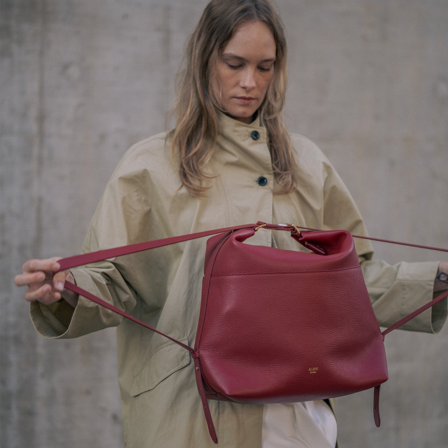 ALEMI Zurich | LETTEN | Laptop Bag | Red | Soft Grain Leather | Bag with adjustable straps
