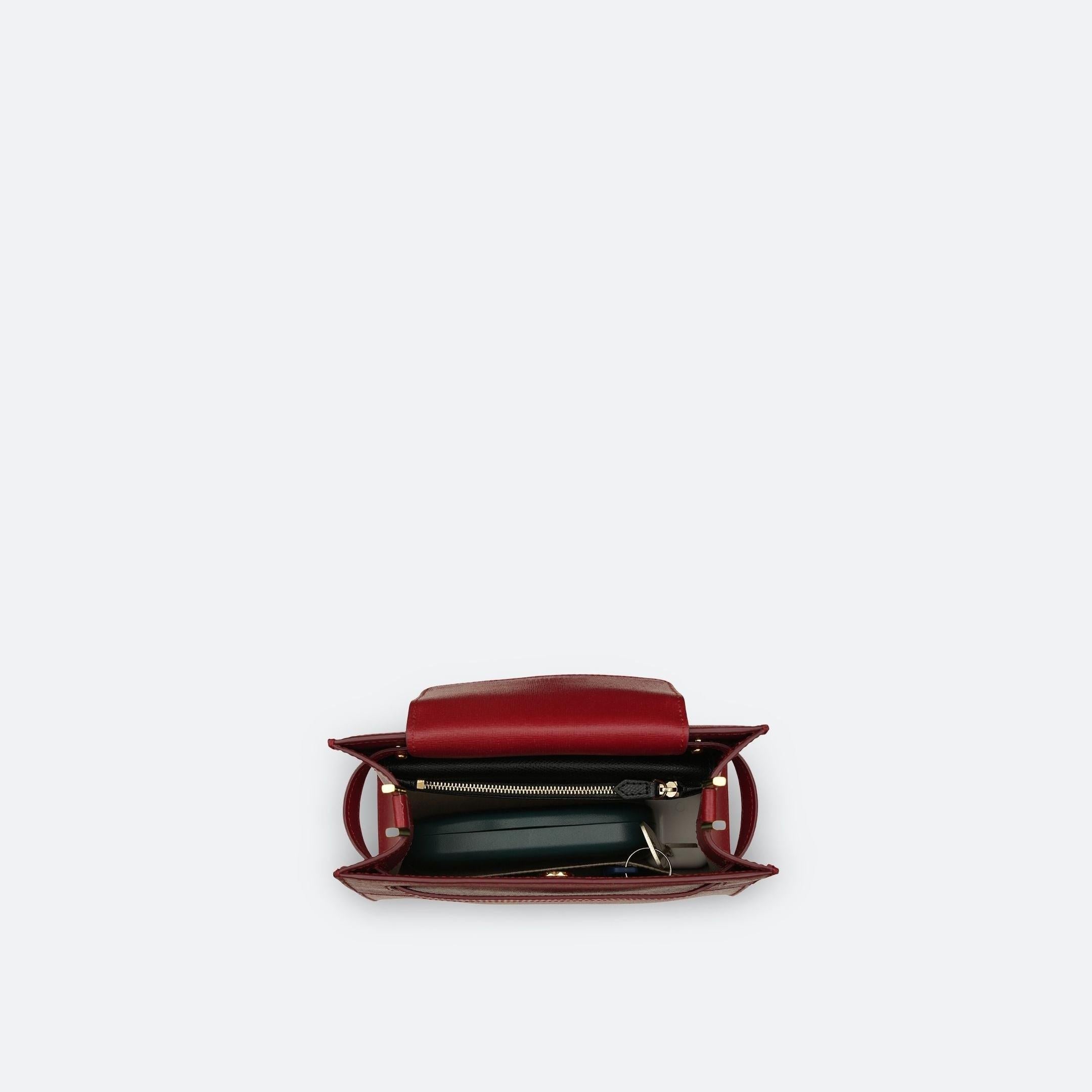 ALEMI Zurich | SEEFELD MINI | Small Bag | Red | Saffiano Leather | Bag inside