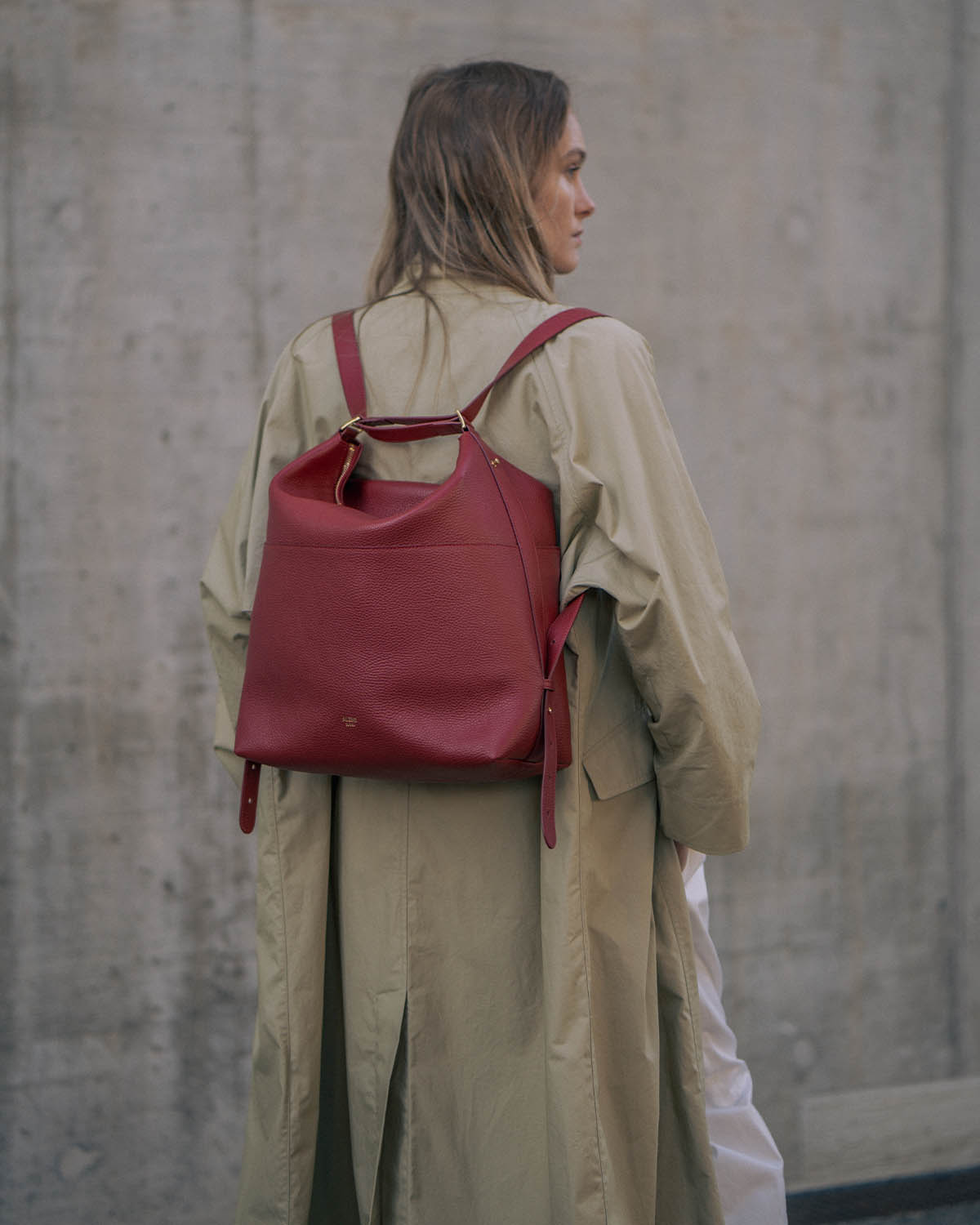 LETTEN in Swiss Red – worn as a backpack