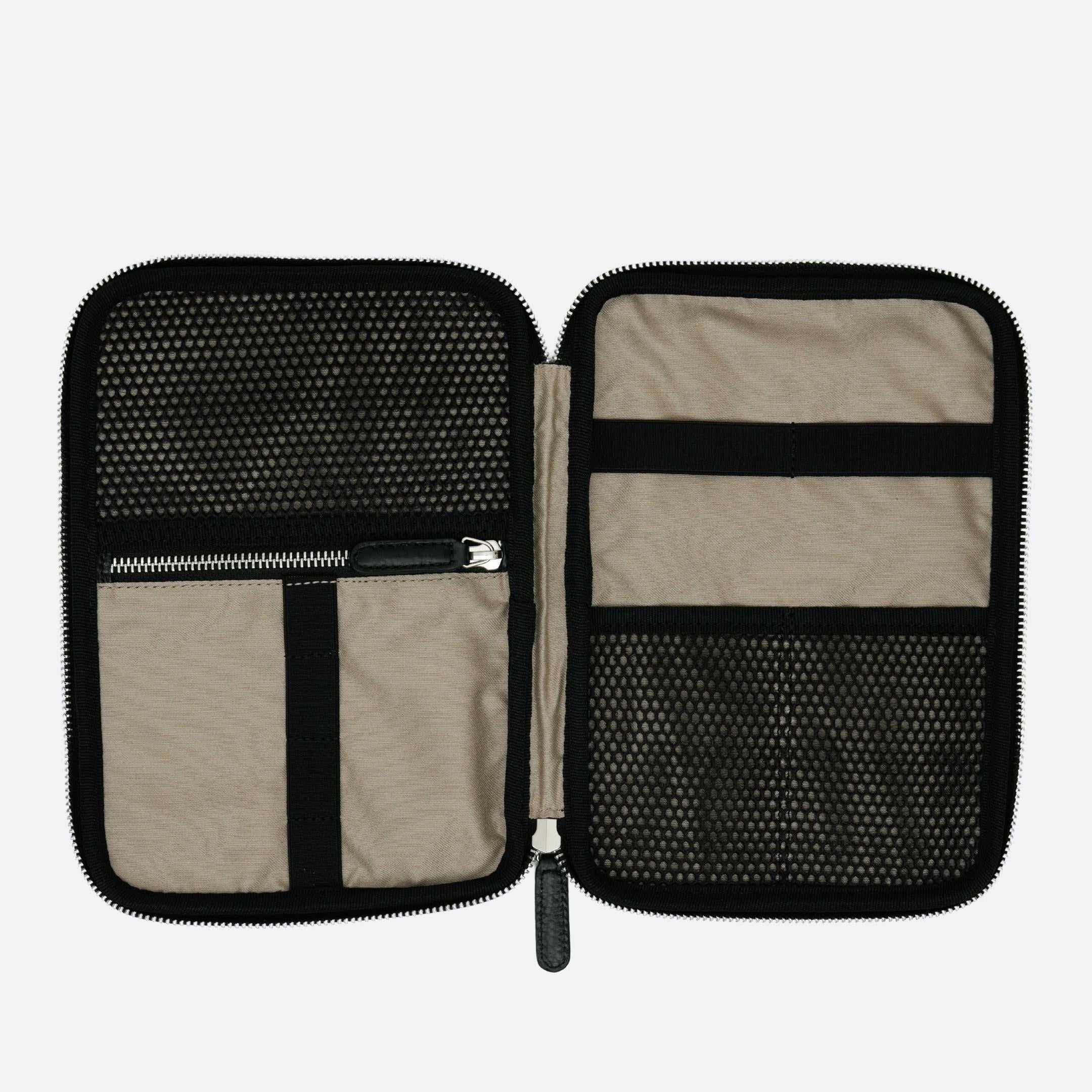 ALEMI Zurich | TECHNOPARK | Accessoires | Black with Silver Hardware | Soft Grain Leather | Inside empty