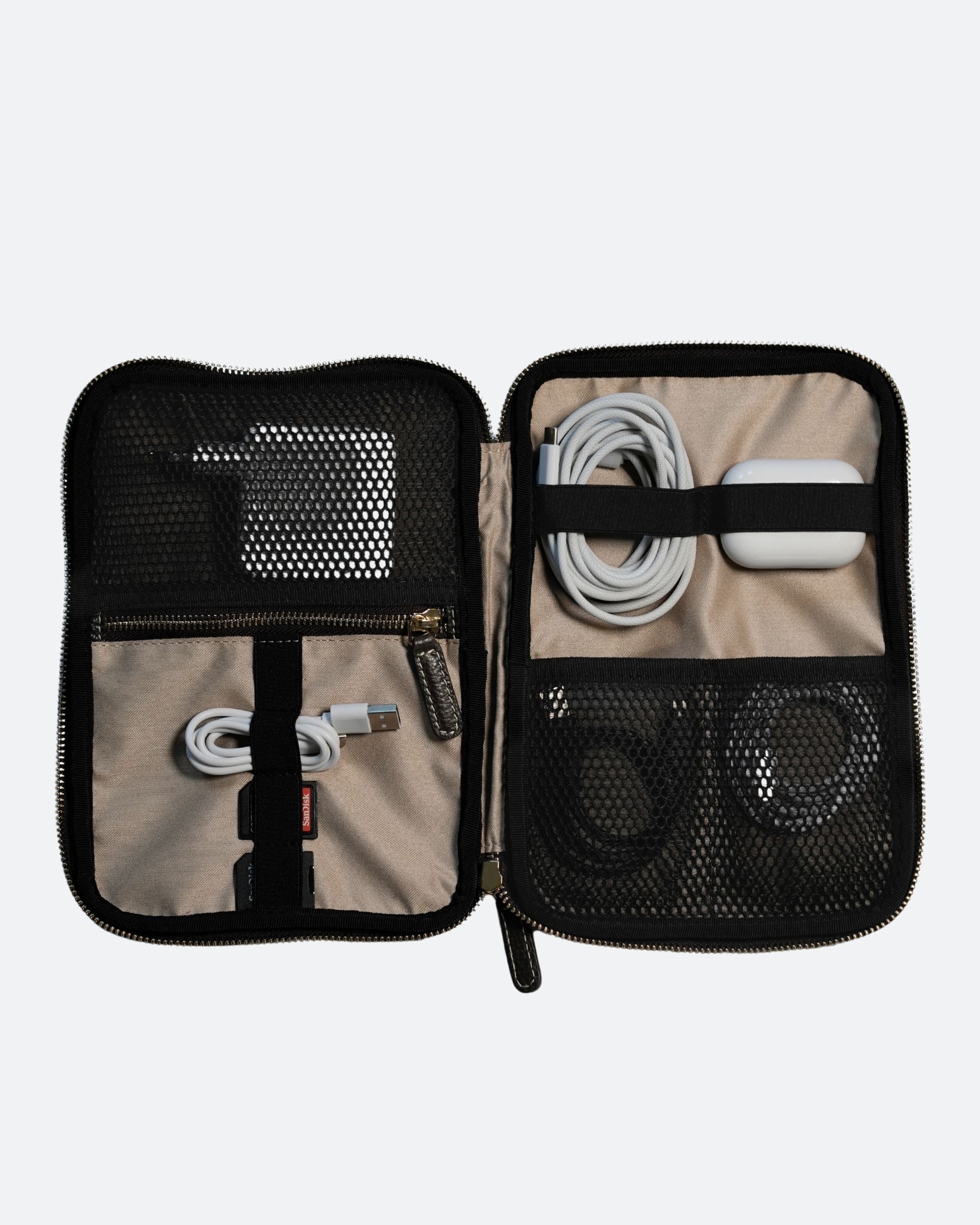 ALEMI Zurich | TECHNOPARK | Accessoires | Dark Brown Embossed | Soft Grain Leather | Inside filled