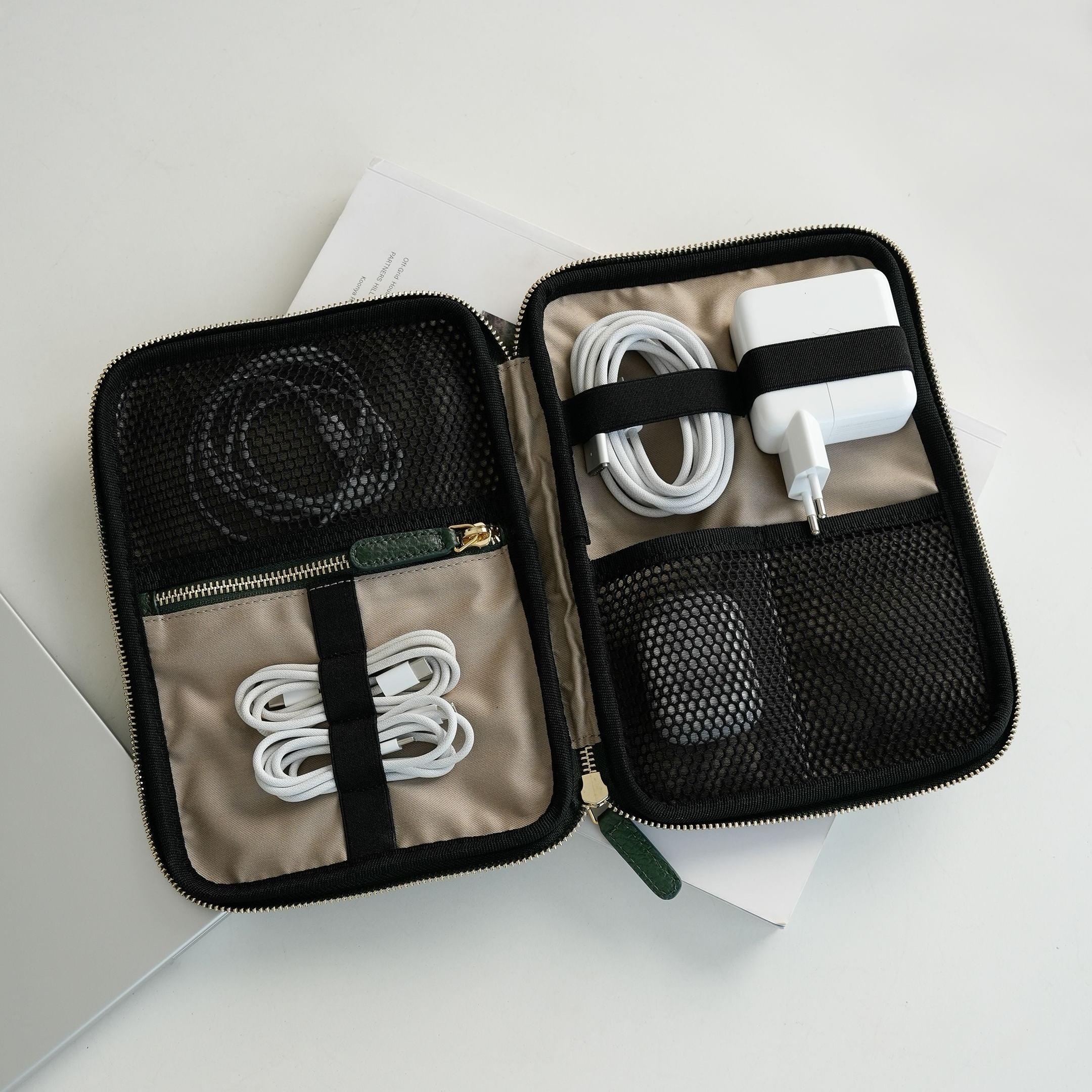 ALEMI Zurich | TECHNOPARK | Accessoires | Dark Green | Soft Grain Leather | Inside with equipment