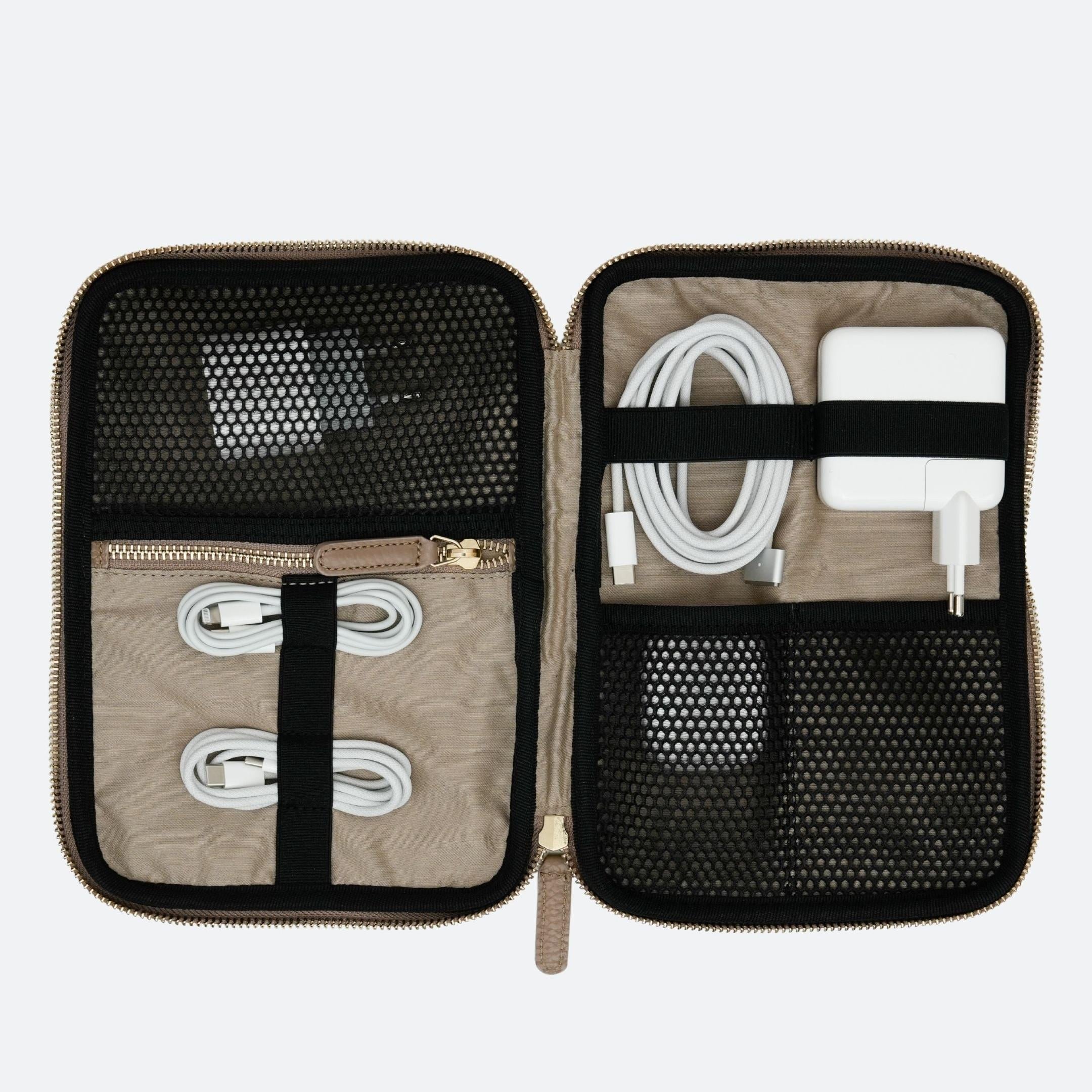 ALEMI Zurich | TECHNOPARK | Accessoires | Greige | Soft Grain Leather | Inside with equipment white