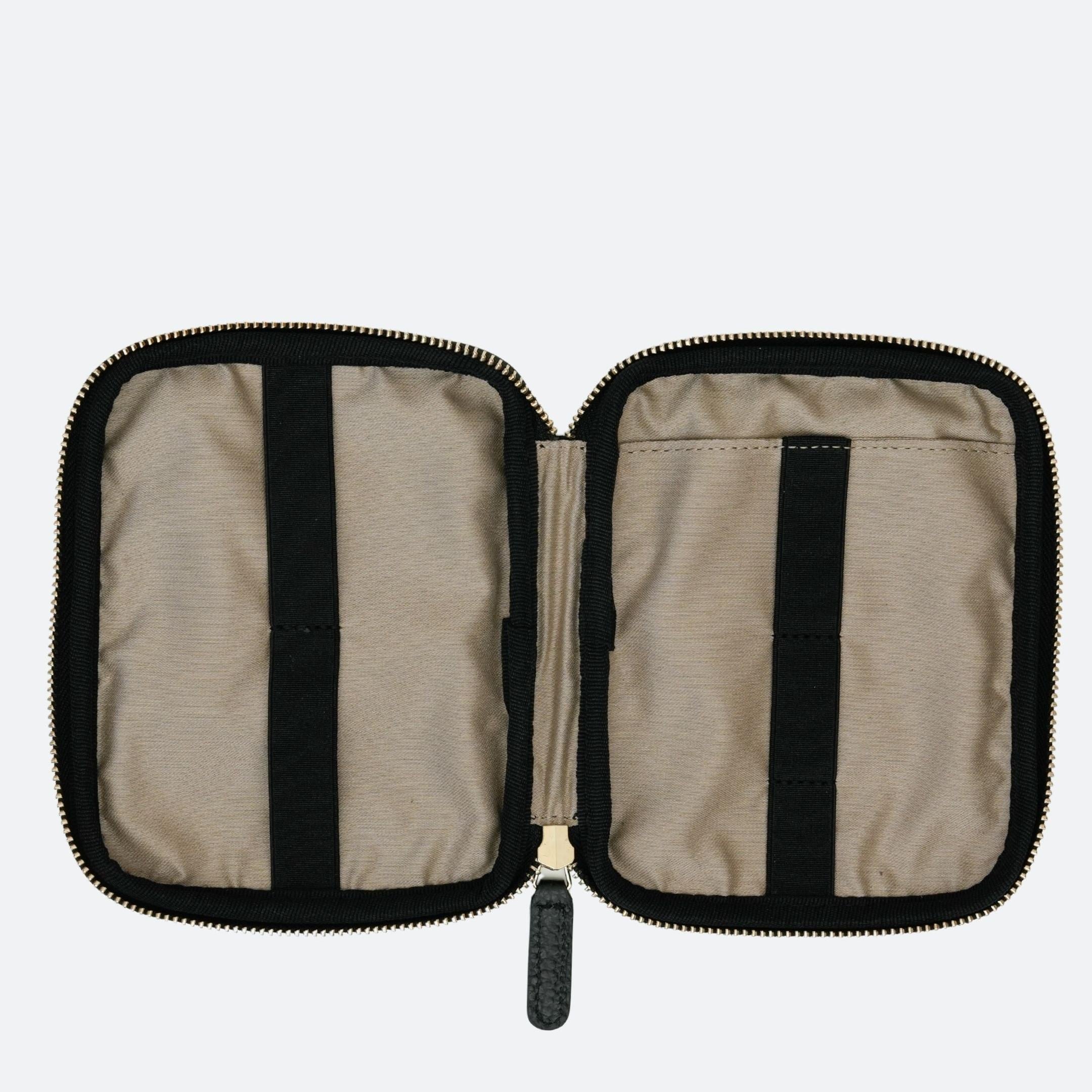 ALEMI Zurich | TECHNOPARK SMALL | Accessoires | Black | Soft Grain Leather | Inside empty