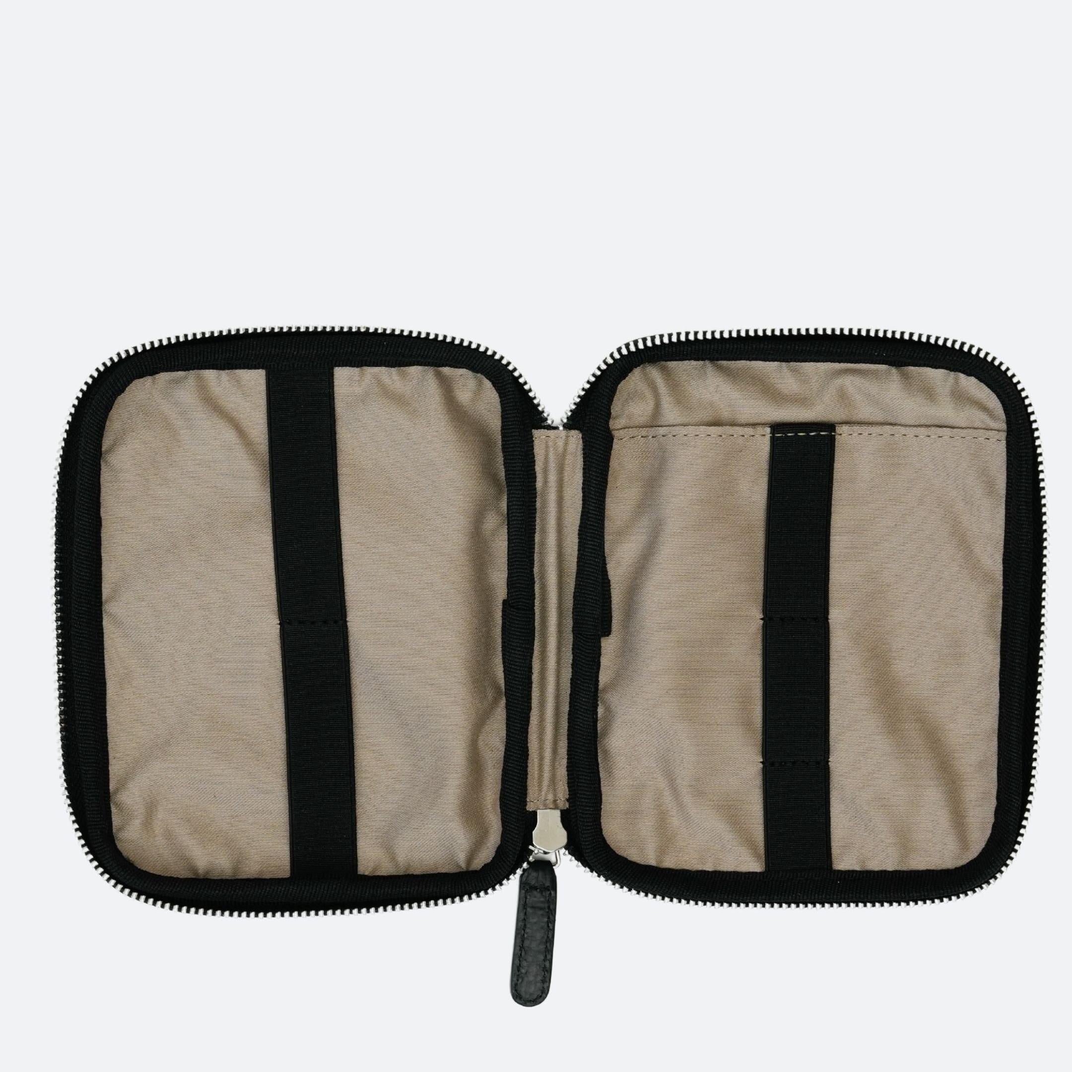 ALEMI Zurich | TECHNOPARK SMALL | Accessoires | Black with Silver Hardware | Soft Grain Leather | Inside empty