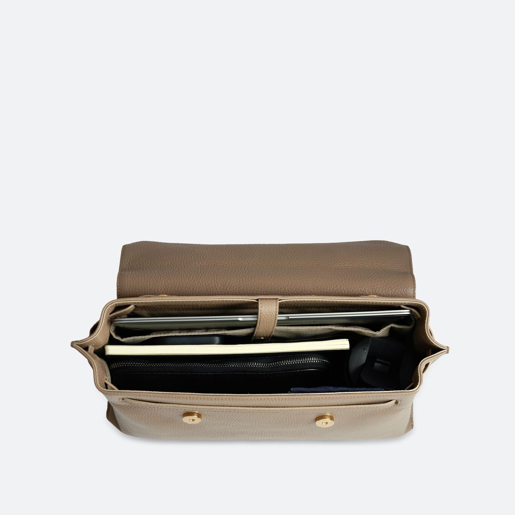 ALEMI Zurich | VIADUKT DAY | Laptop Bag | Greige | Soft Grain Leather | Bag inside