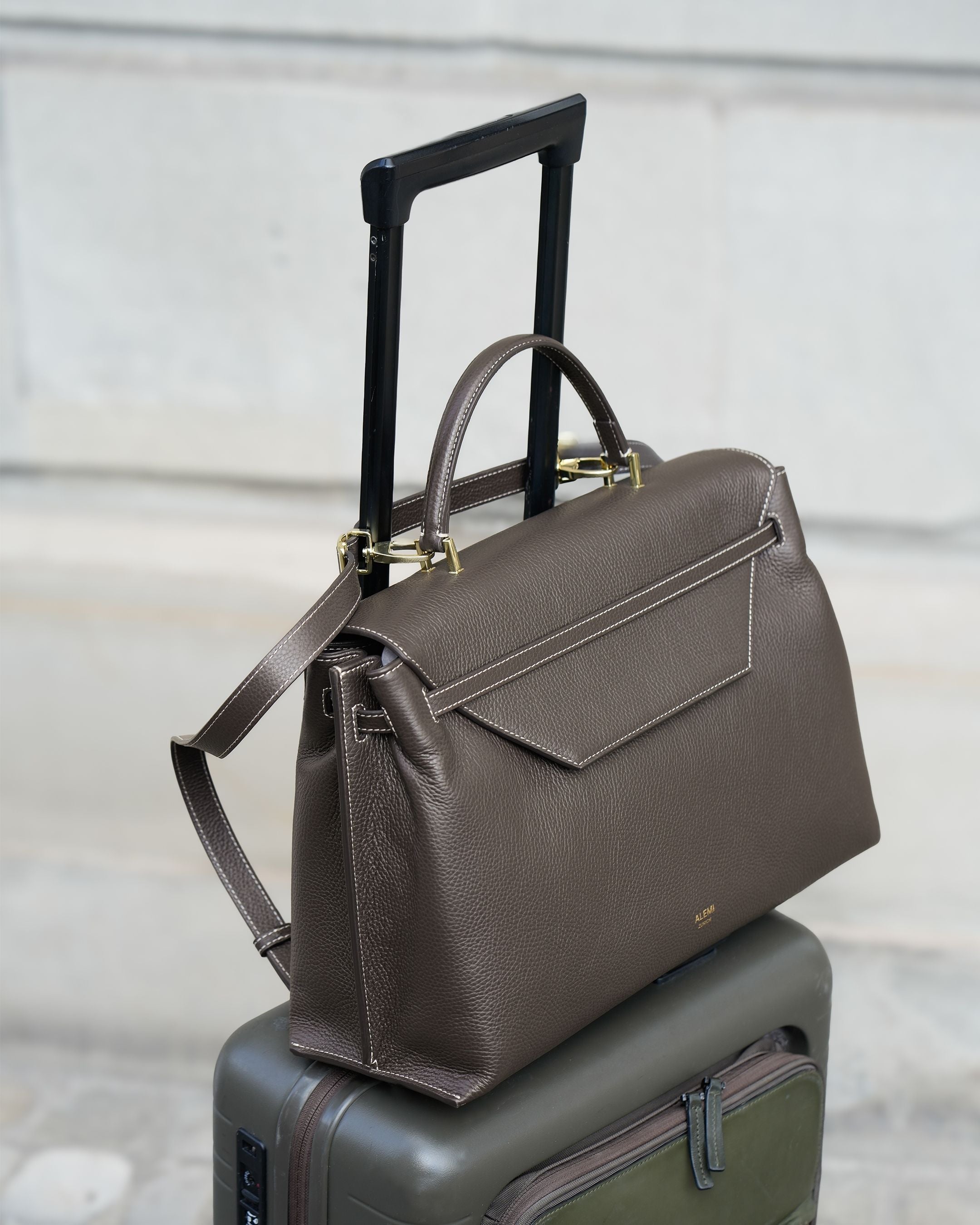 ALEMI Zurich | VIADUKT WORK | Laptop Bag | Dark Brown | Soft Grain Leather | Bag with laptop