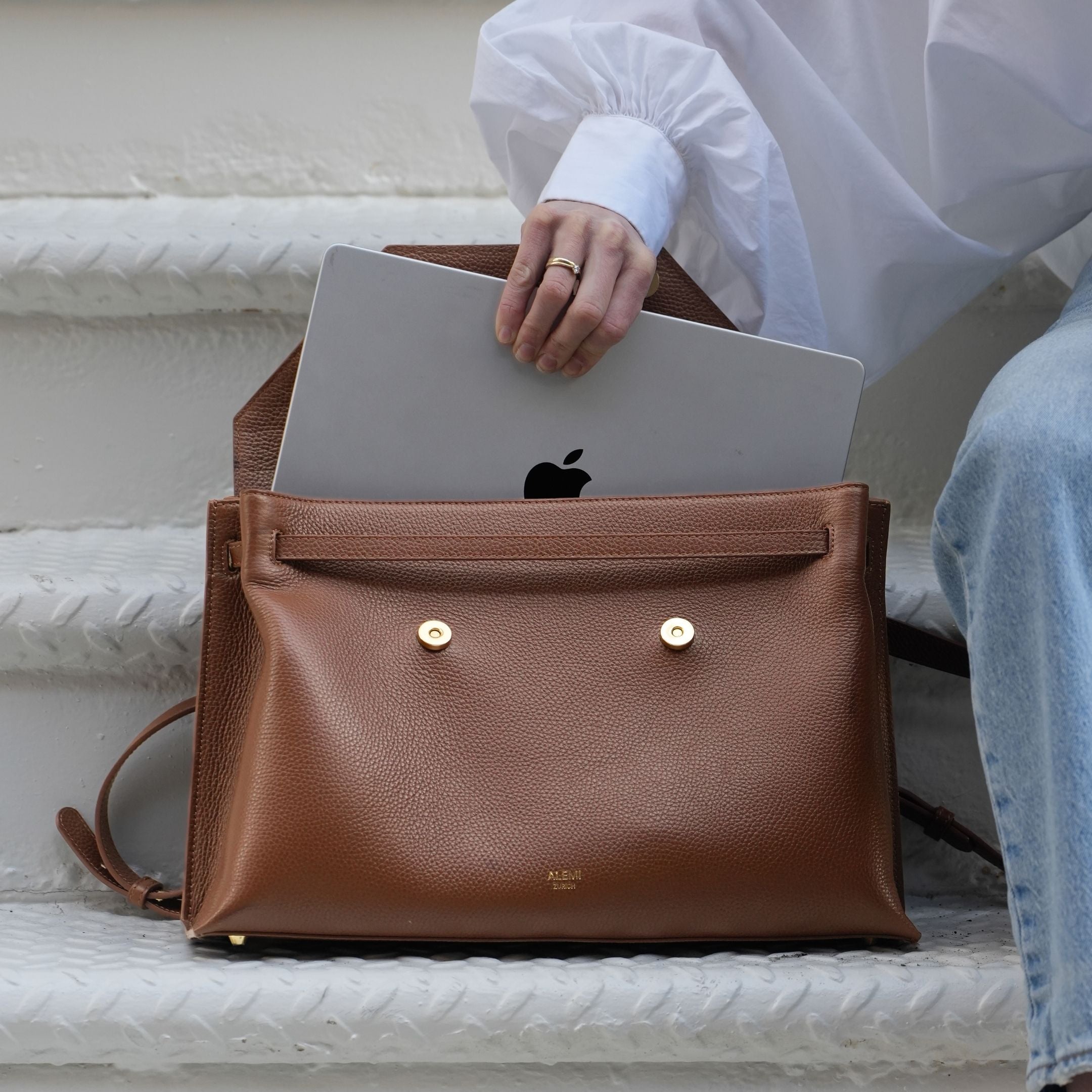 ALEMI Zurich | VIADUKT WORK | Laptop Bag | Cognac | Soft Grain Leather | Laptop