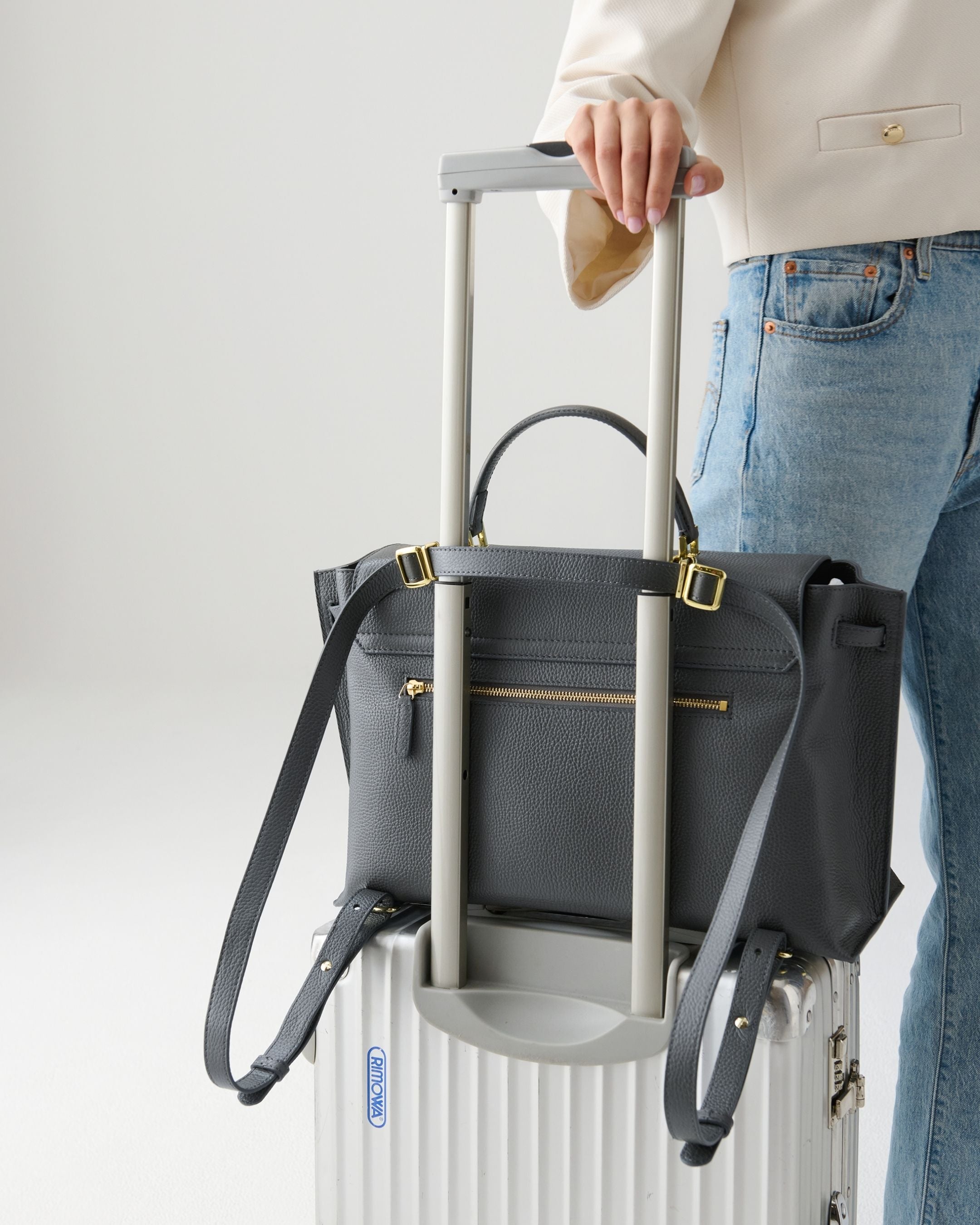 ALEMI Zurich | VIADUKT WORK | Laptop Bag | Dark Grey | Soft Grain Leather | Bag on luggage