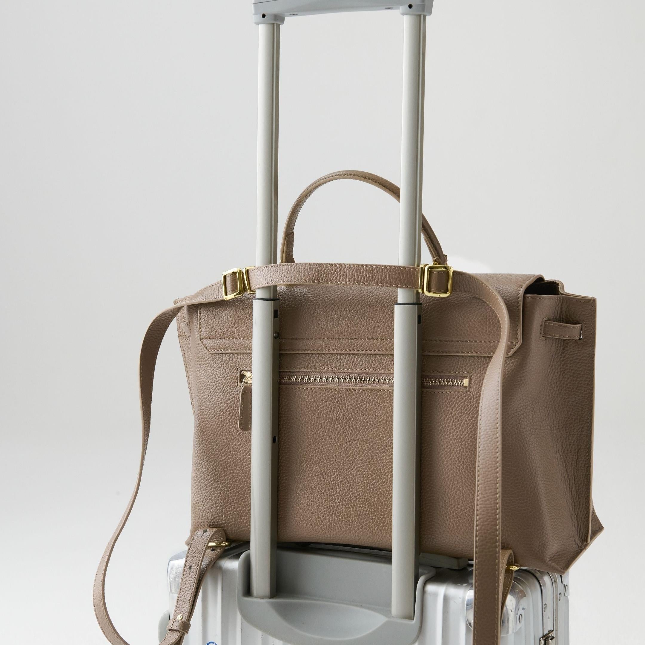 ALEMI Zurich | VIADUKT WORK | Laptop Bag | Greige | Soft Grain Leather | Bag on luggage