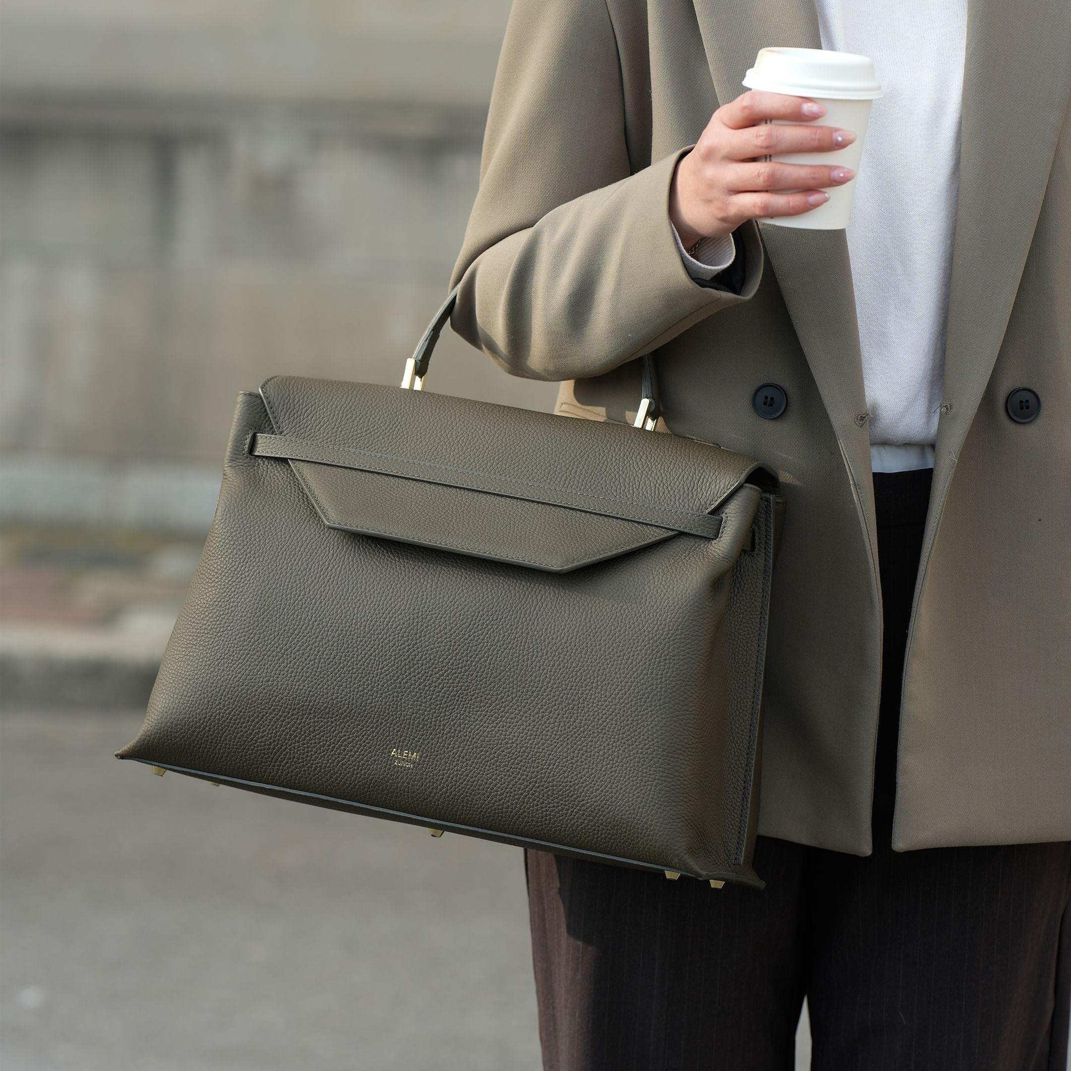 ALEMI Zurich | VIADUKT WORK | Laptop Bag | Olive Green | Soft Grain Leather | Bag on tophandel