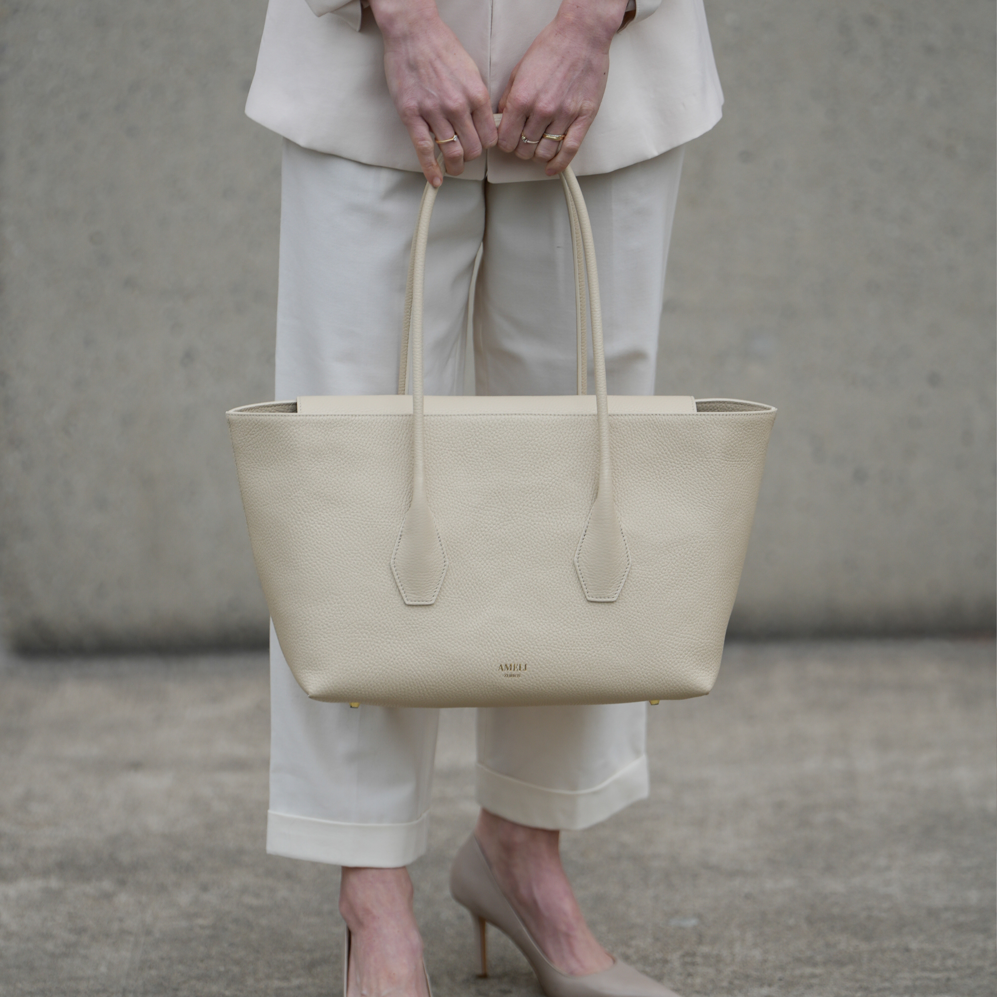 AMELI Zurich | IDA | Sandstone | Soft Grain Leather | Tophandle