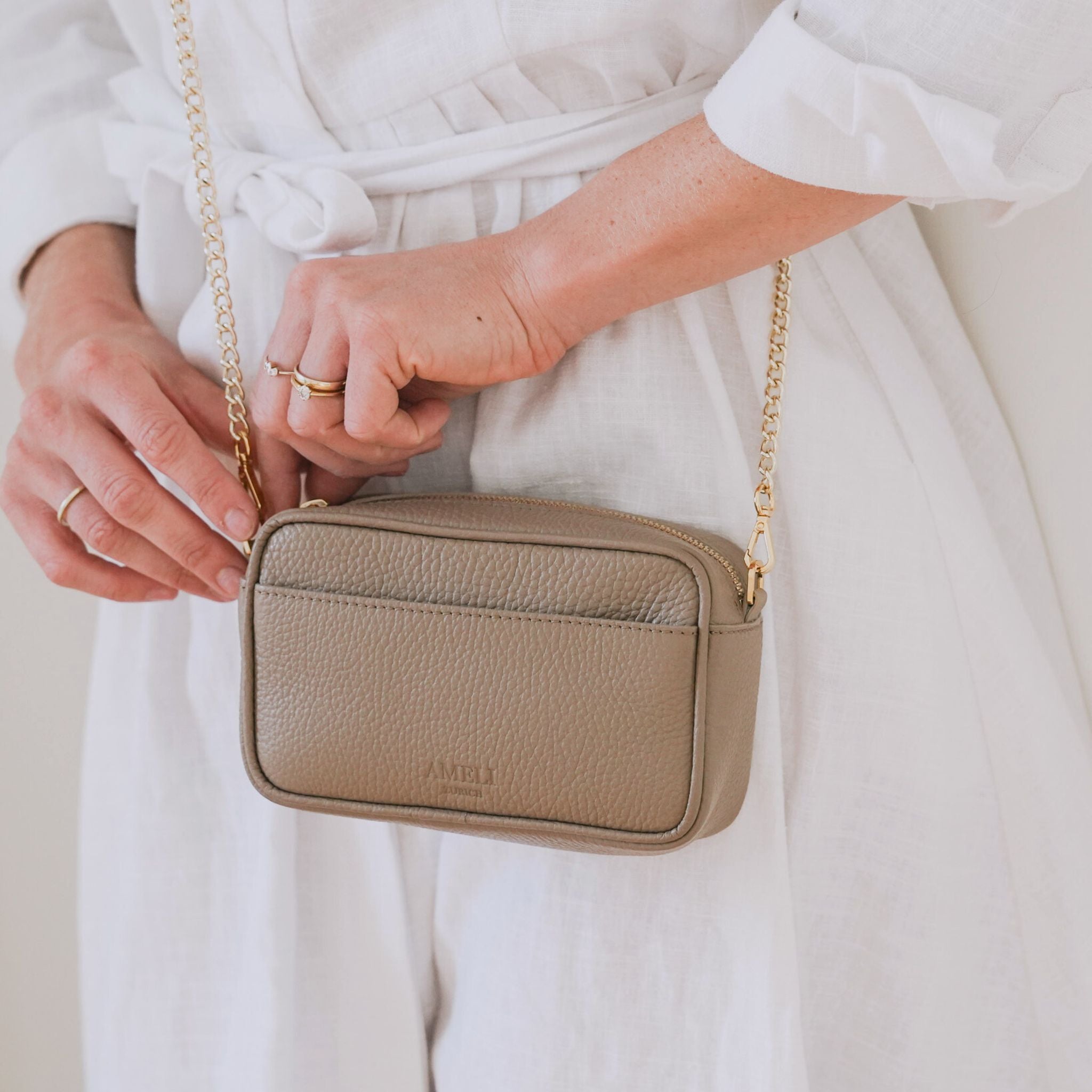 AMELI Zurich | Belvoir | Greige | Soft Grain Leather | Crossbody bag