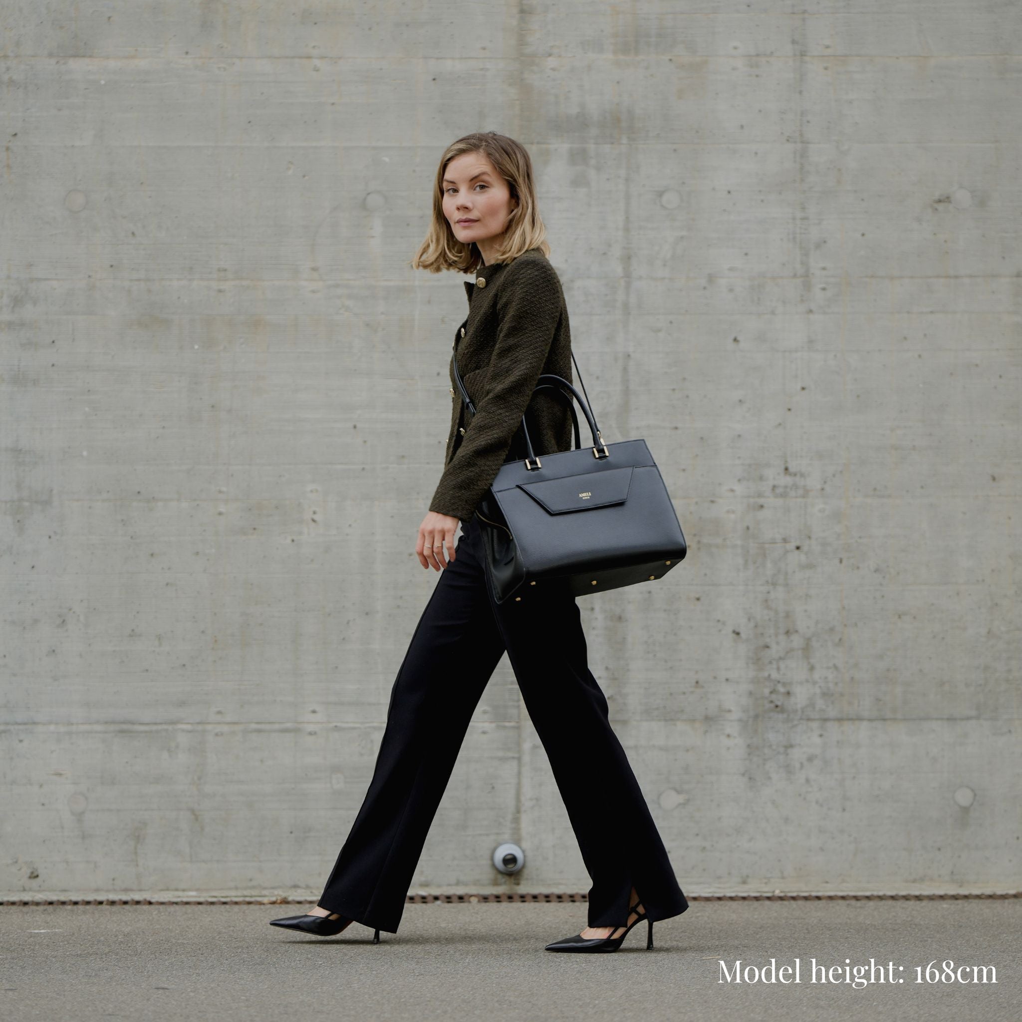 AMELI Zurich | CENTRAL | Greige | Pebbled Leather | Model