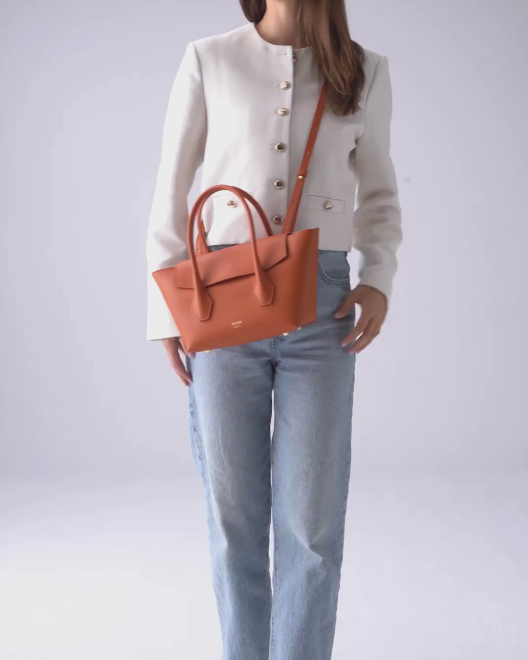 ALEMI Zurich | IDA SMALL | Small Bag | Deep Orange | Pebbled Leather | Video