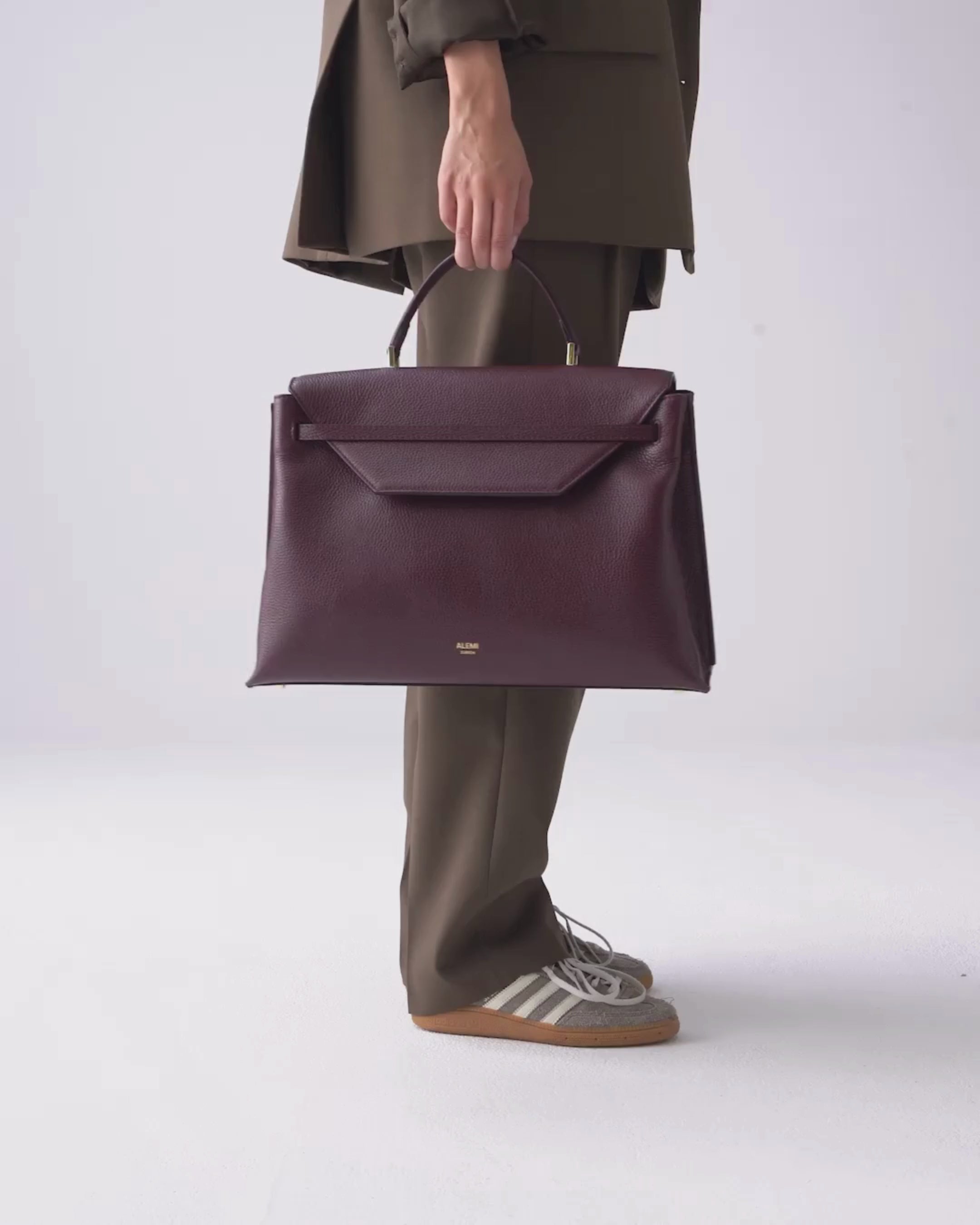 ALEMI Zurich | VIADUKT WORK | Laptop Bag | Maroon Red | Soft Grain Leather | Video