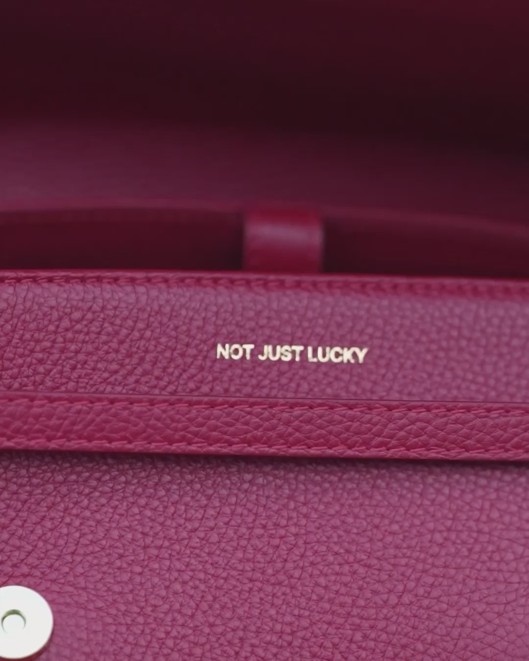 ALEMI Zurich | VIADUKT WORK | Laptop Bag | Red | Soft Grain Leather | Video