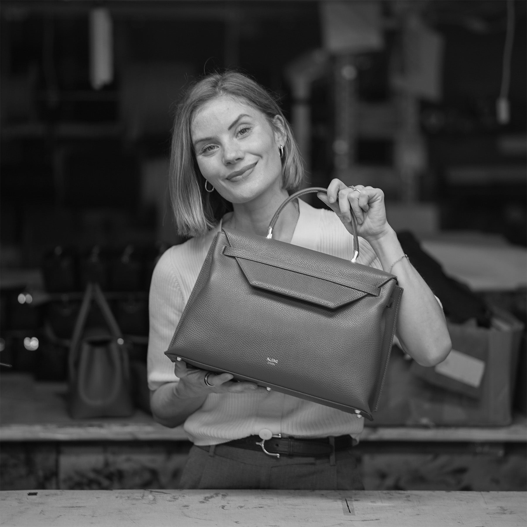CENTRAL in Black - Elegant Business Bag 14” Laptop | ALEMI Zurich