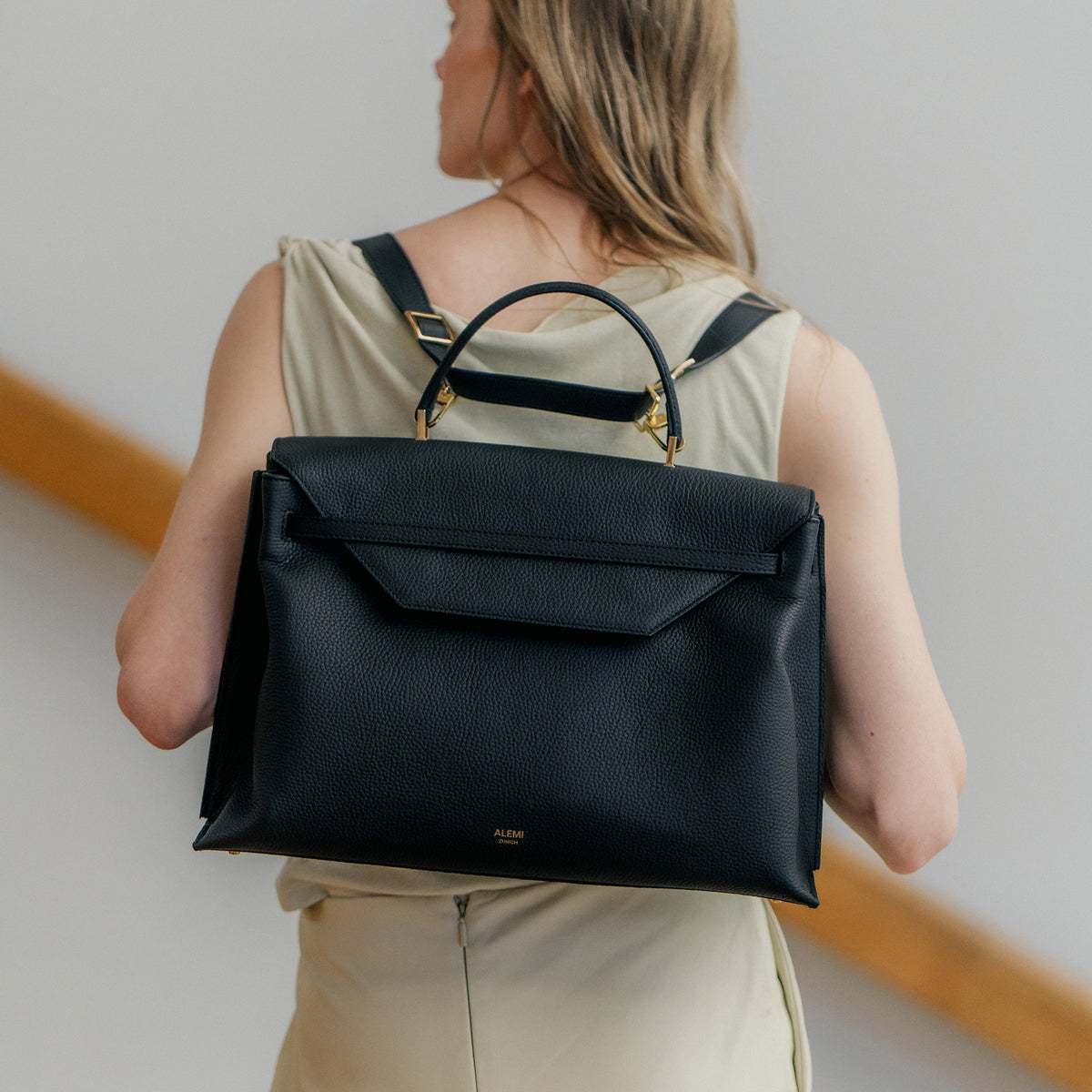 TWO STRAPS. ZERO COMPROMISE.