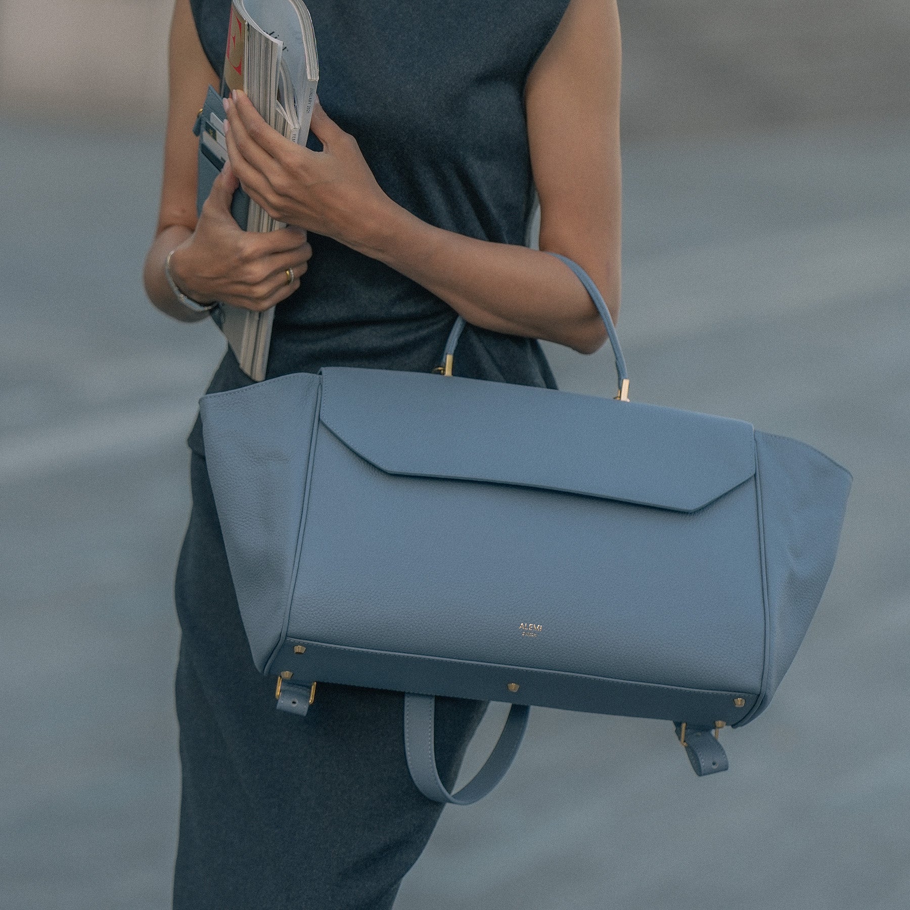 ALEMI Zurich | BELLEVUE | Laptop Bag | Ice Blue | Softgrain Leather | Bag fron