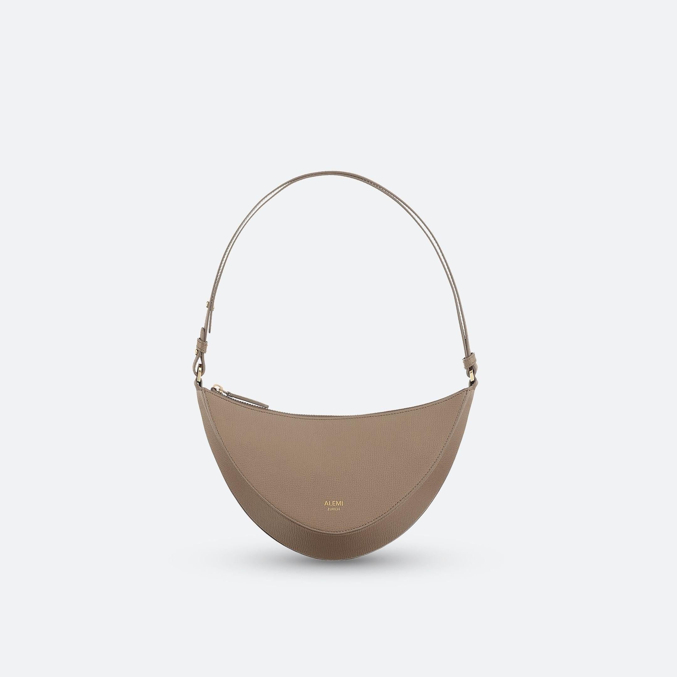HELVETIA in Cognac - Compact Everyday Bag | ALEMI Zurich