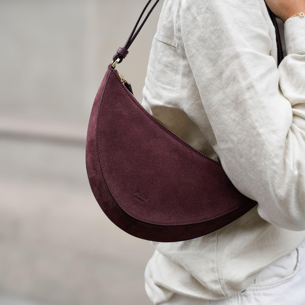 High-quality handbags for business women – ALEMI
