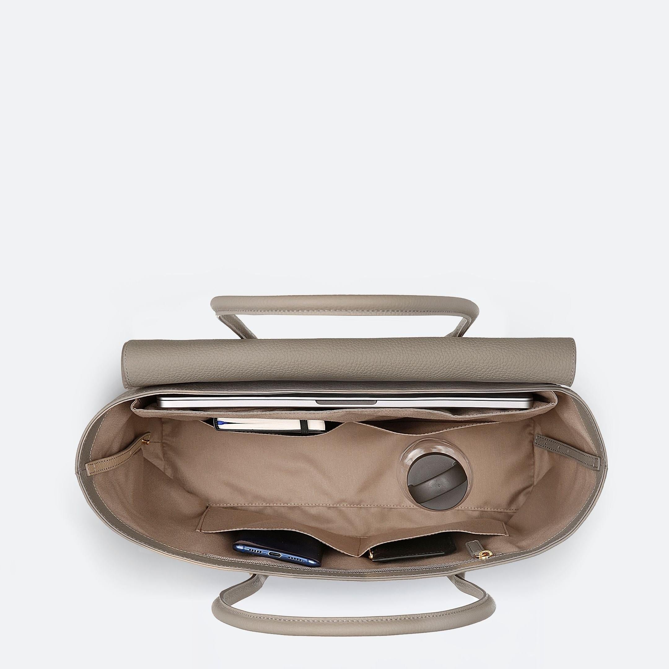 IDA in Beige - Versatile Leather Shopper for Women | ALEMI Zurich
