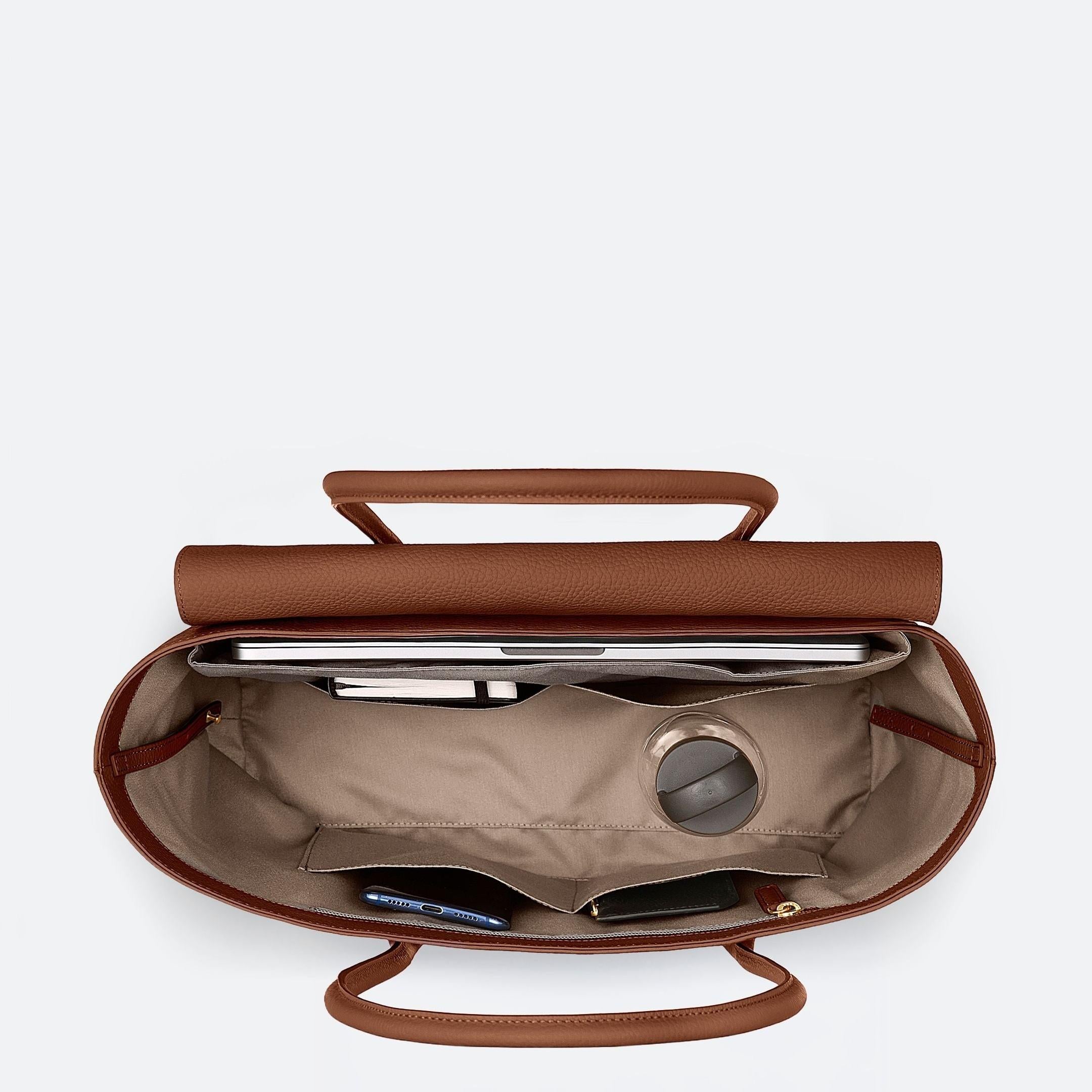 ALEMI Zurich | IDA | Laptop Bag | Cognac|  Soft Grain Leather | Bag inside