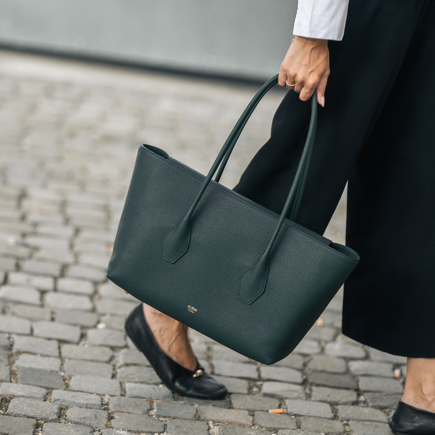 ALEMI Zurich | IDA | Laptop Bag | Deep Teal (Limited Edition) | Soft Grain Leather | Carried by hand