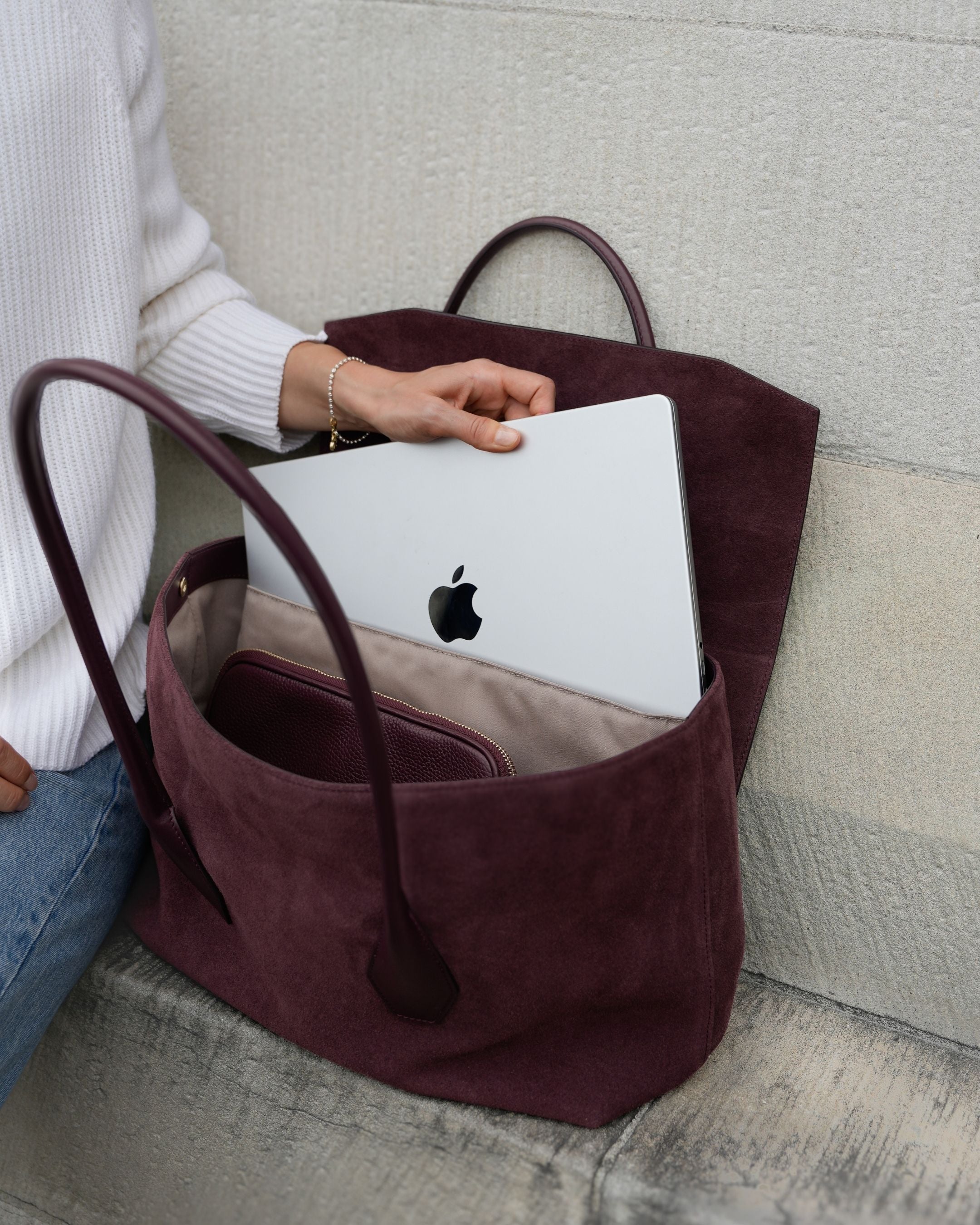 ALEMI Zurich | IDA | Laptop Bag |  Maroon Red | Suede Leather | Laptop in Laptop Case