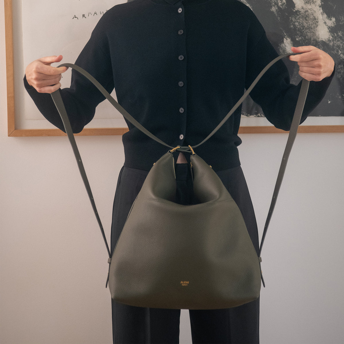 ALEMI Zurich | LETTEN | Laptop Bag | Olive Green | Soft Grain Leather | Bag with adjustable straps