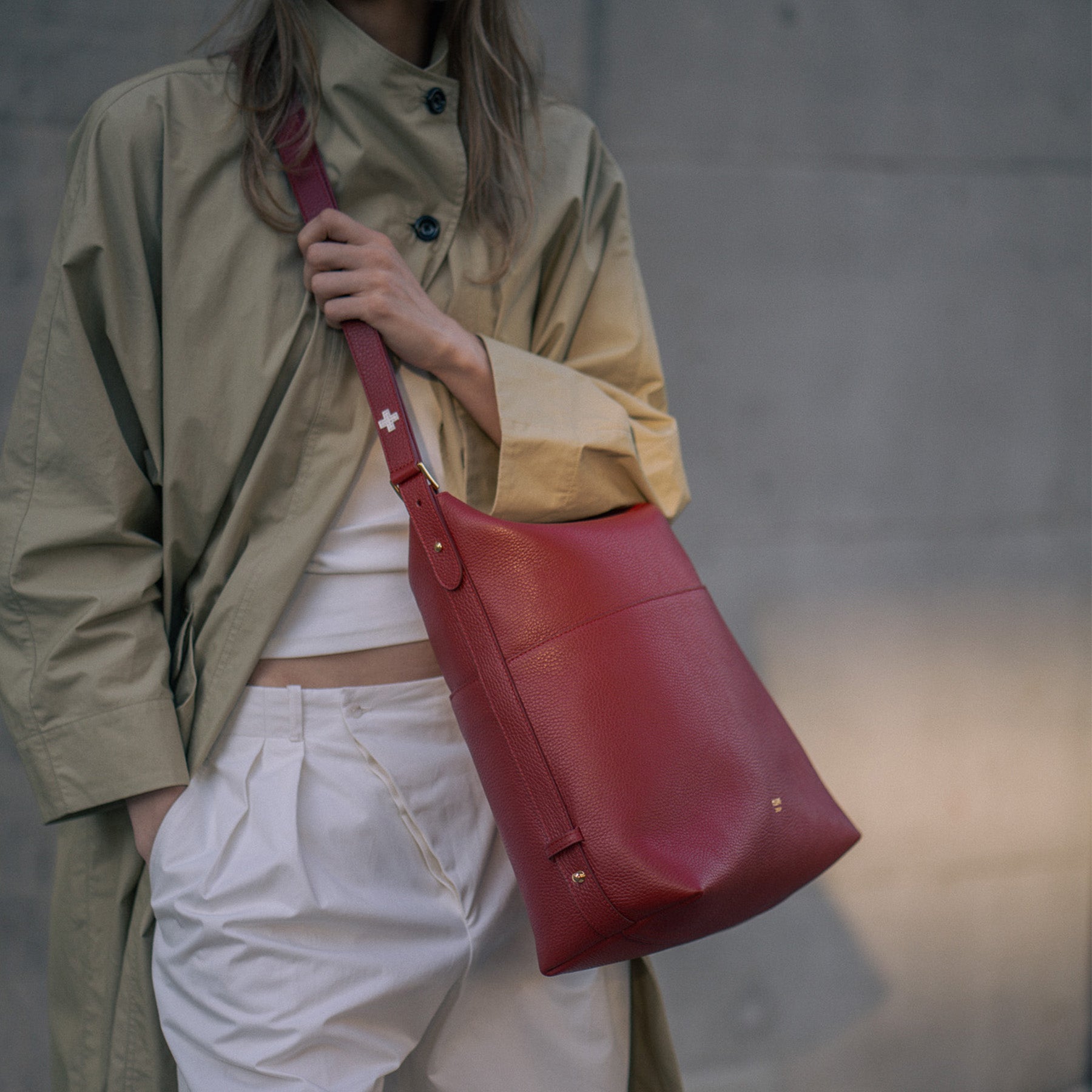 ALEMI Zurich | LETTEN | Laptop Bag | Red | Soft Grain Leather | Bag cross-body
