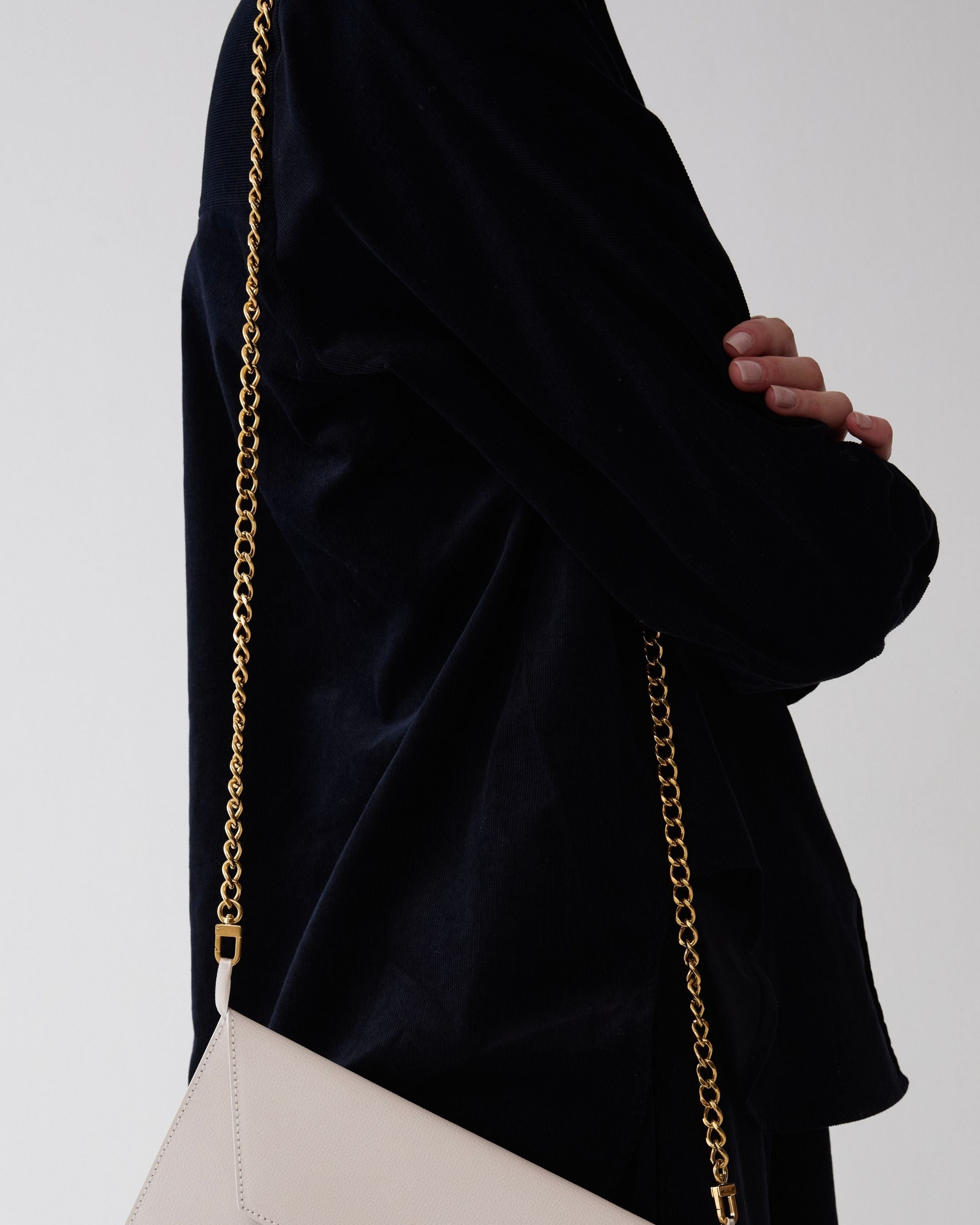 ALEMI Zurich | GOLD CHAIN | Gold | Stainless Steel | On Clutch