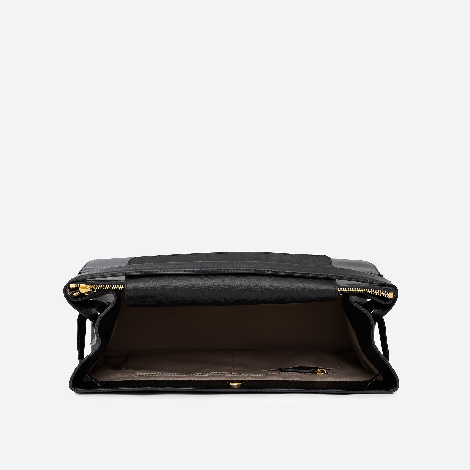 ALEMI Zurich | SEEFELD | Laptop Bag | Black | Pebbled Leather | Bag inside