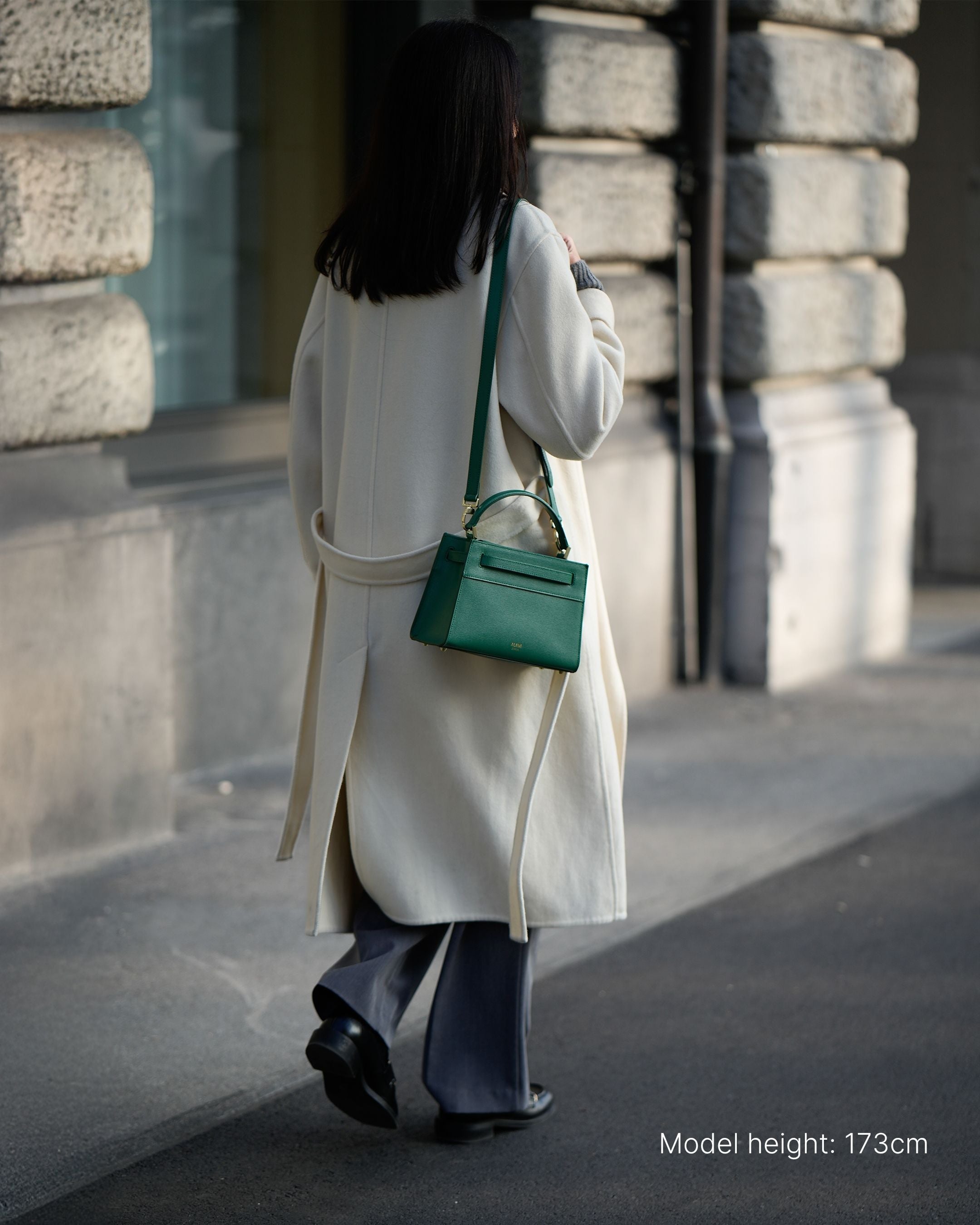 ALEMI Zurich | SEEFELD MINI | Small Bag | Emerald Green | Saffiano Leather | Bag on model