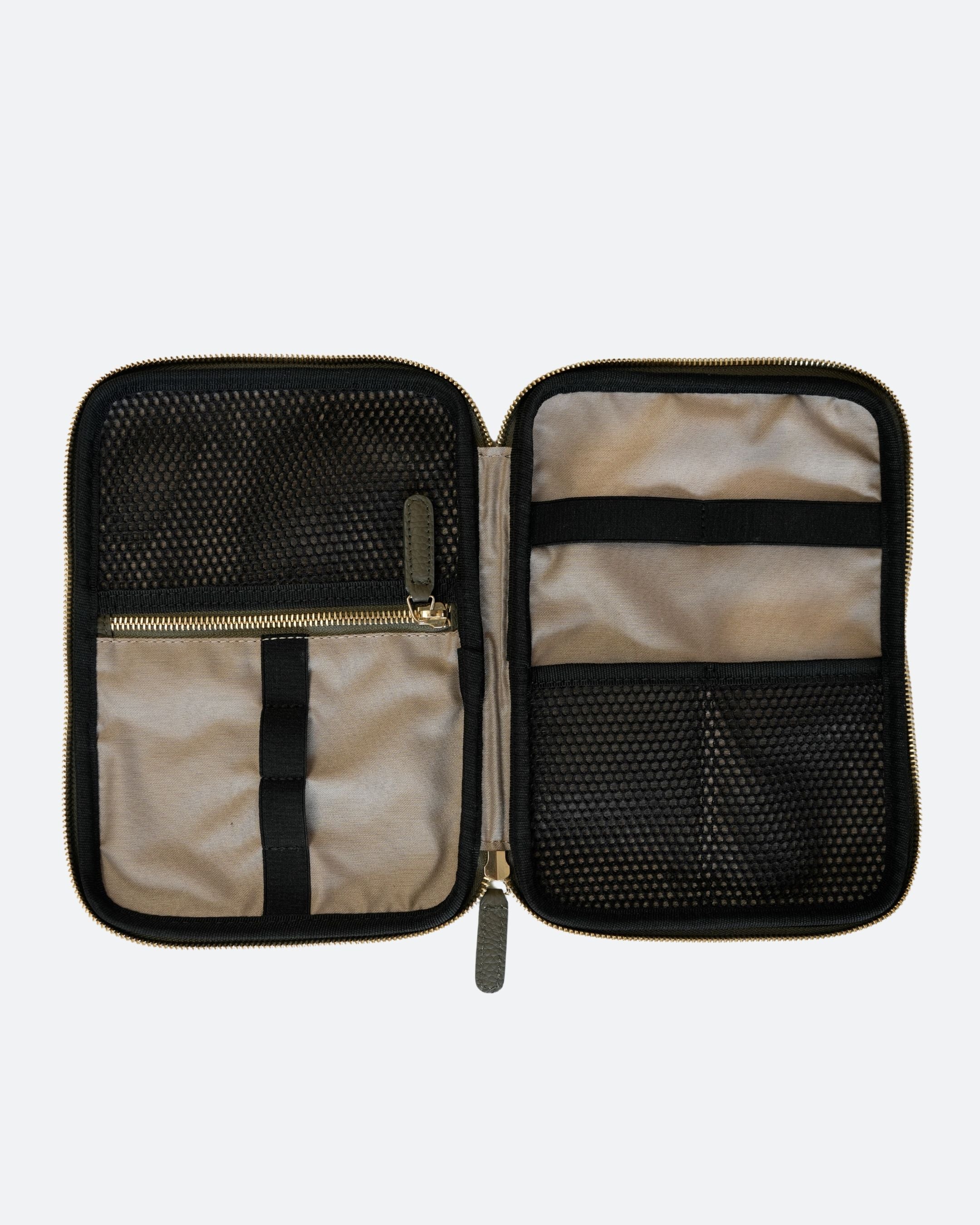 ALEMI Zurich | TECHNOPARK | Accessoires | Olive Green | Soft Grain Leather | Inside without equipment