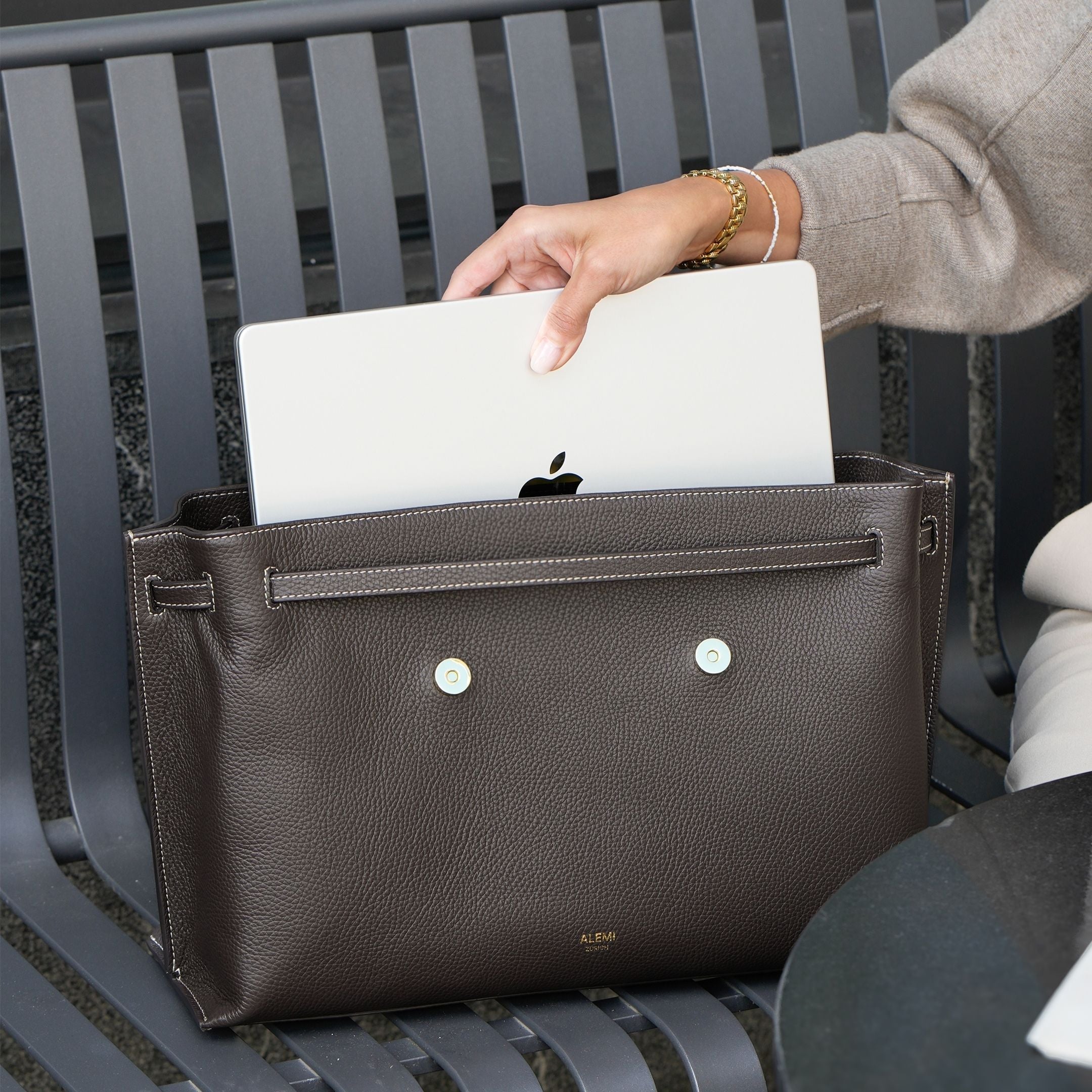 ALEMI Zurich | VIADUKT WORK | Laptop Bag | Dark Brown | Soft Grain Leather | With Laptop